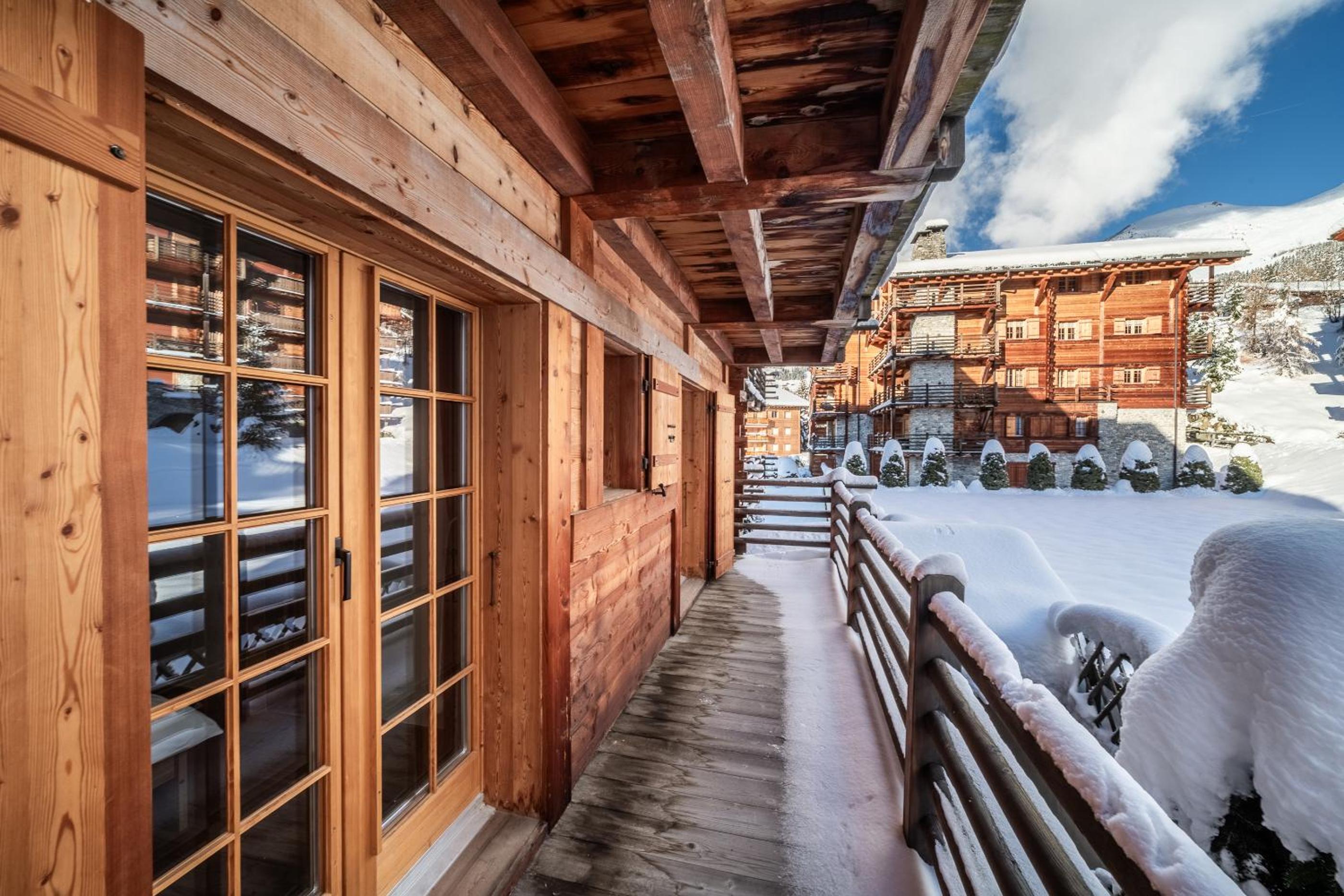 Ayous Verbier - BY EMERALD STAY