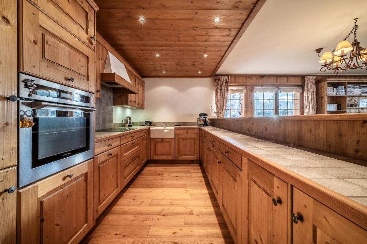 Ayous Verbier - BY EMERALD STAY