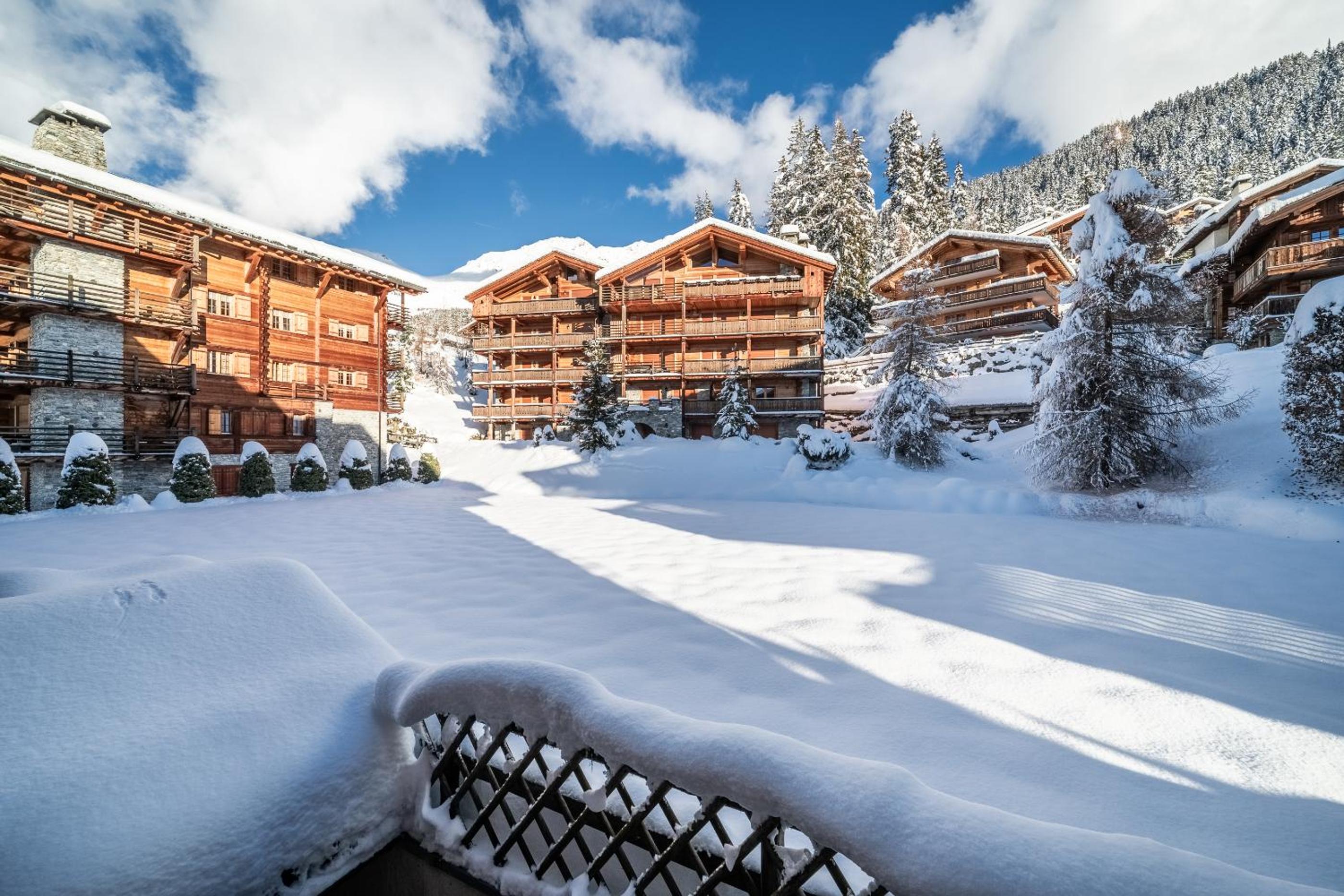 Ayous Verbier - BY EMERALD STAY