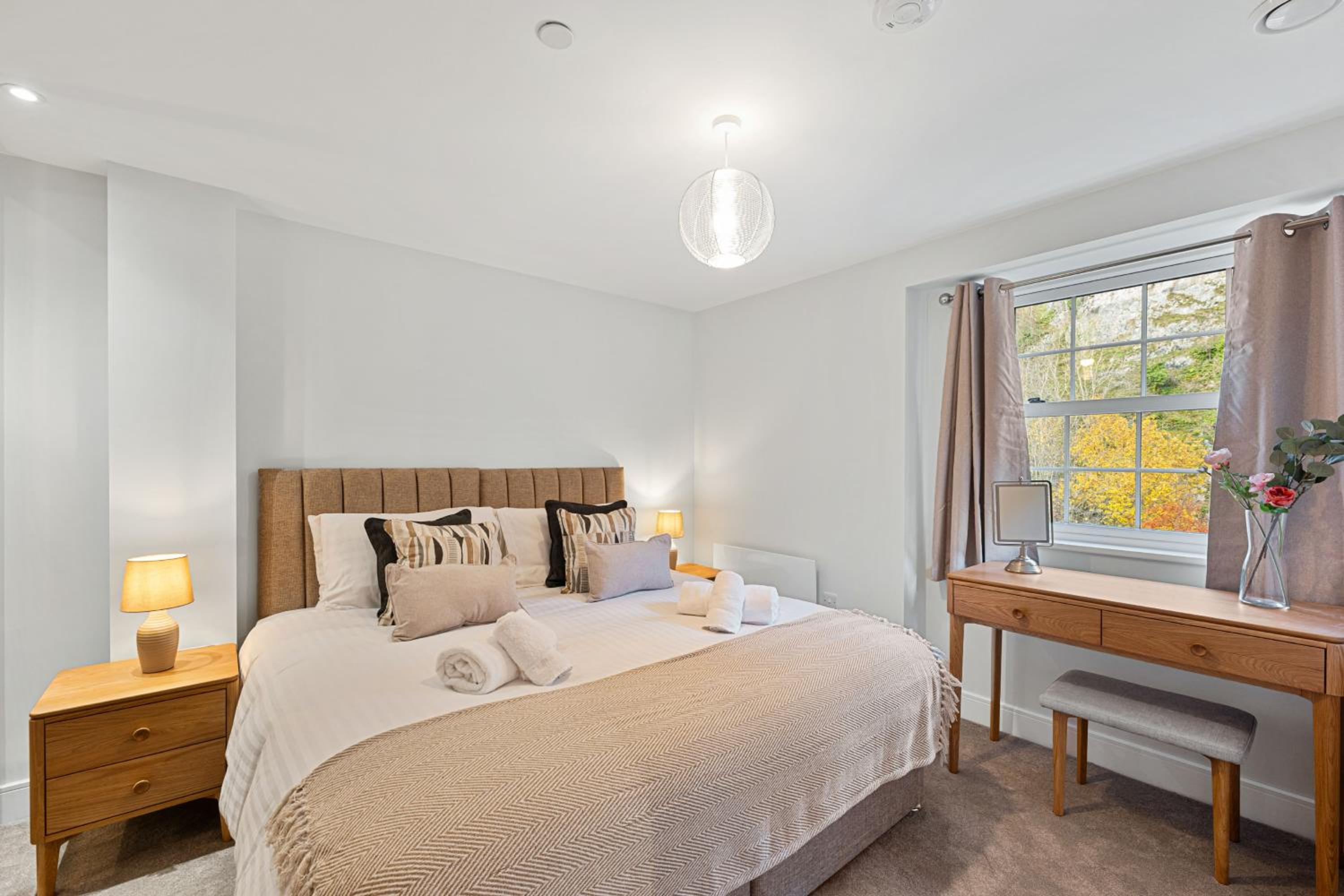 Cavendish 37 view 4
