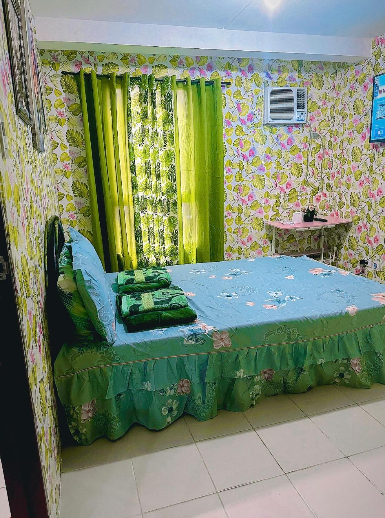 1-BR Condo Unit Urban Deca Homes Manila view 4