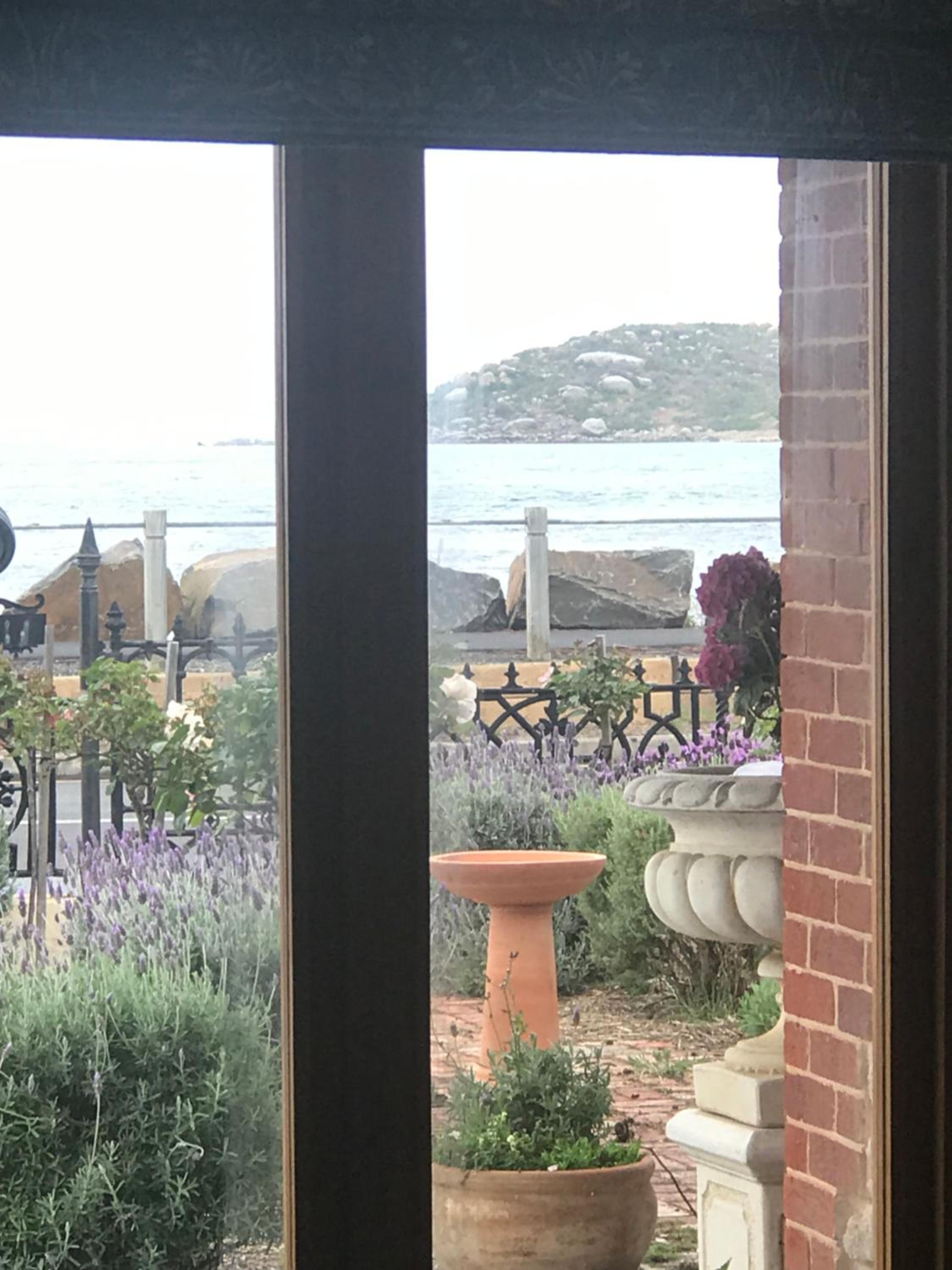 Benny's Beach House