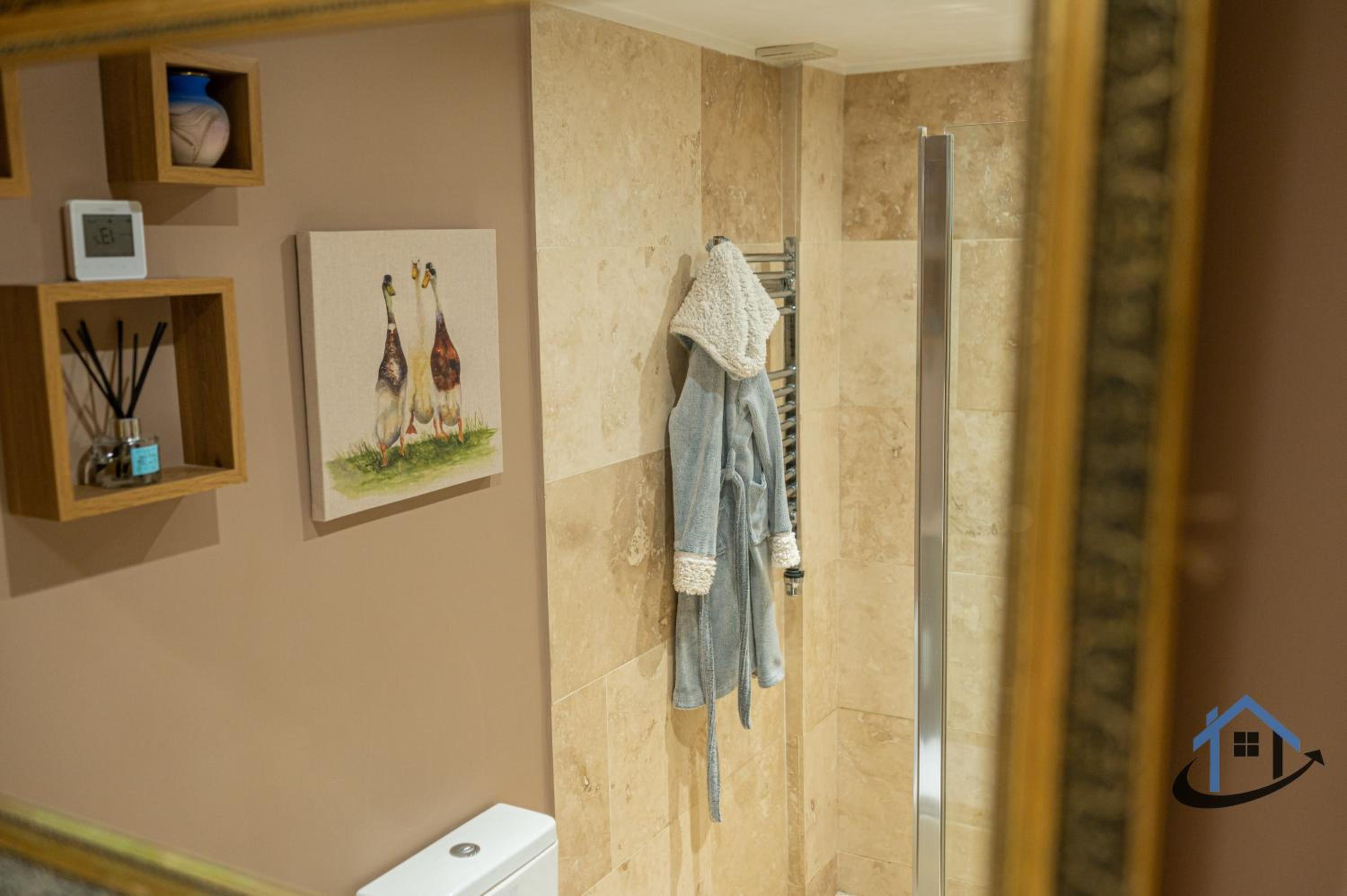 Stanwick Studio, cosy country studio, sleeps 4, parking, wifi view 3