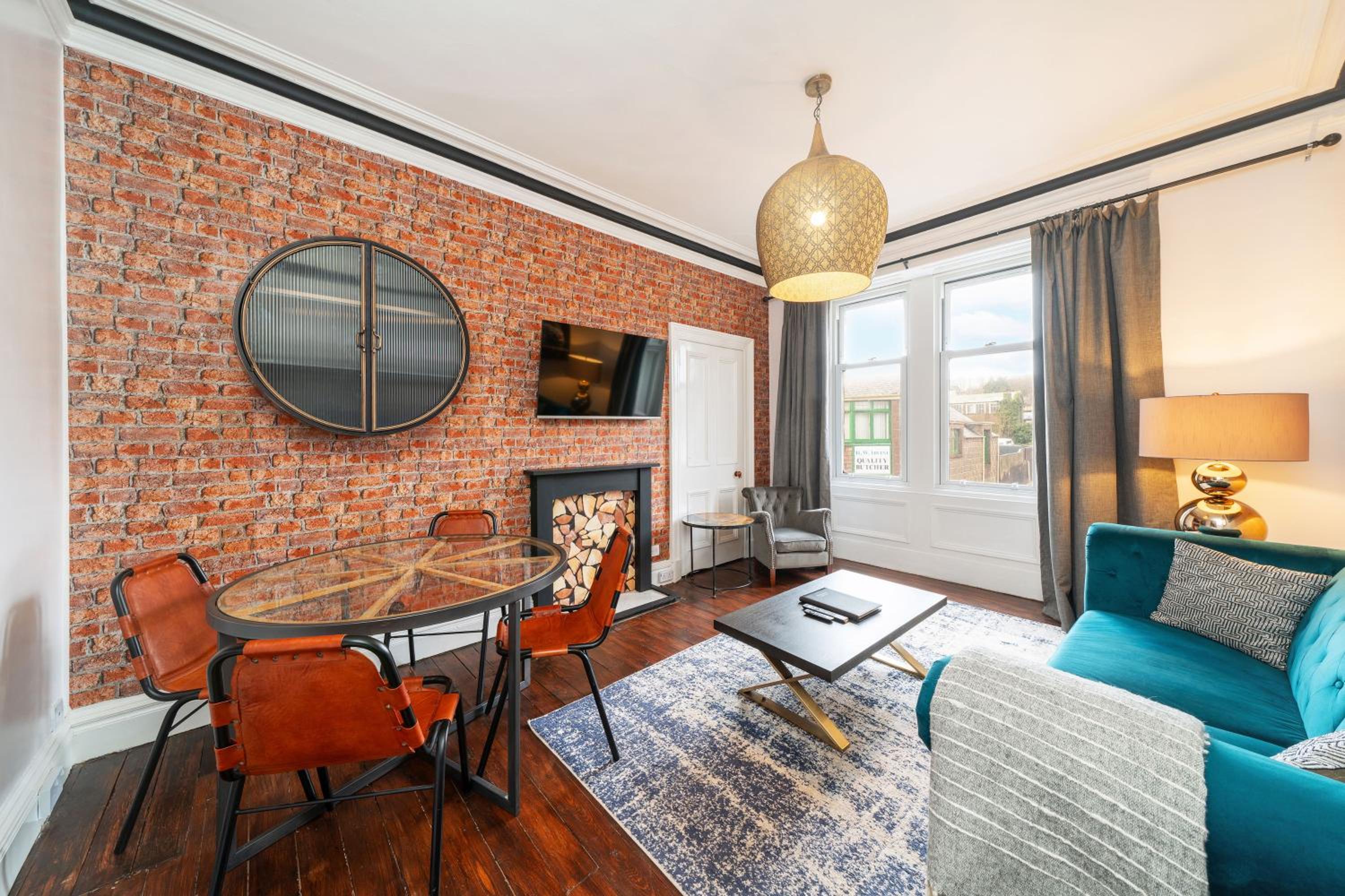Central Apartment - Industrial view 3