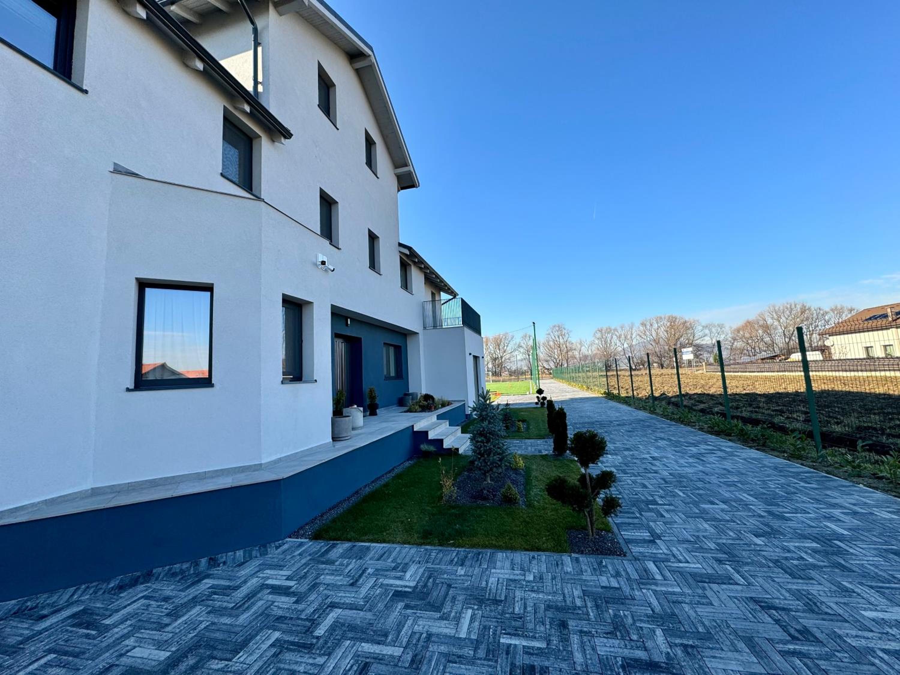 EPIC Vila Brașov, Cristian