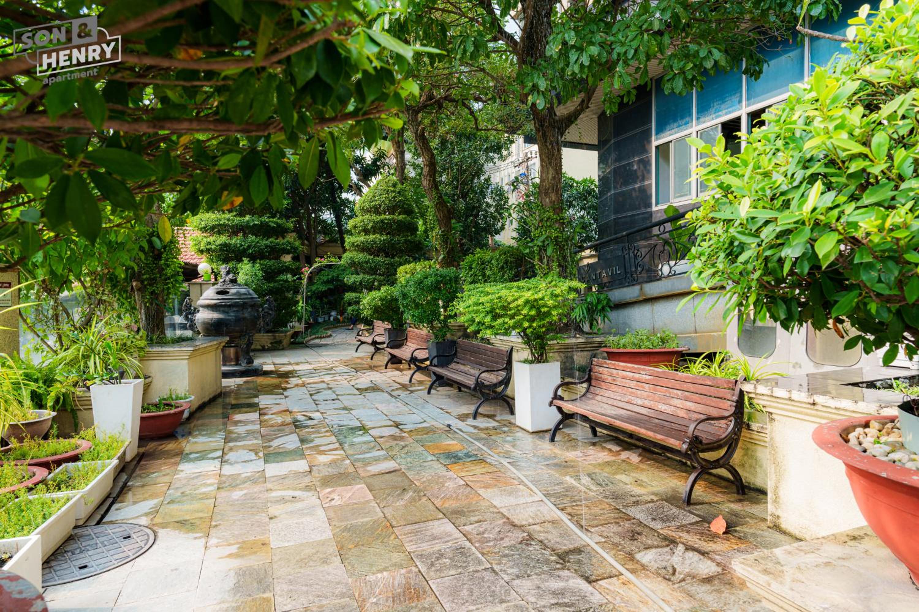 Son&Henry Cantavil Korean Apt