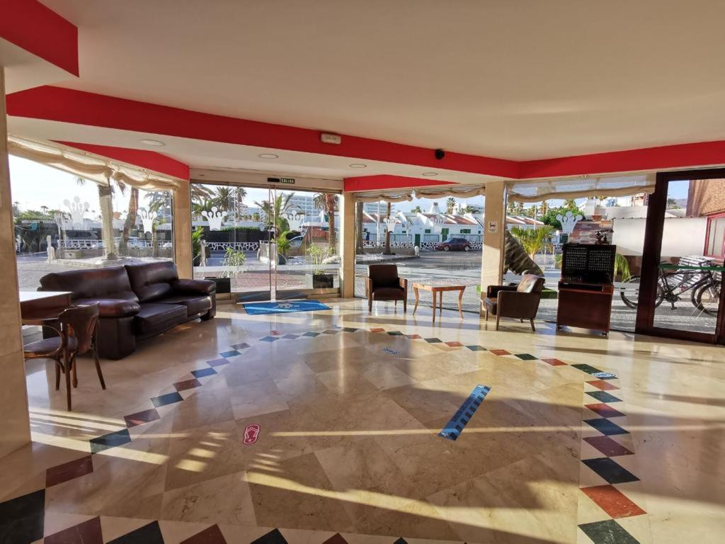 Vanilla Milkshake Apartment