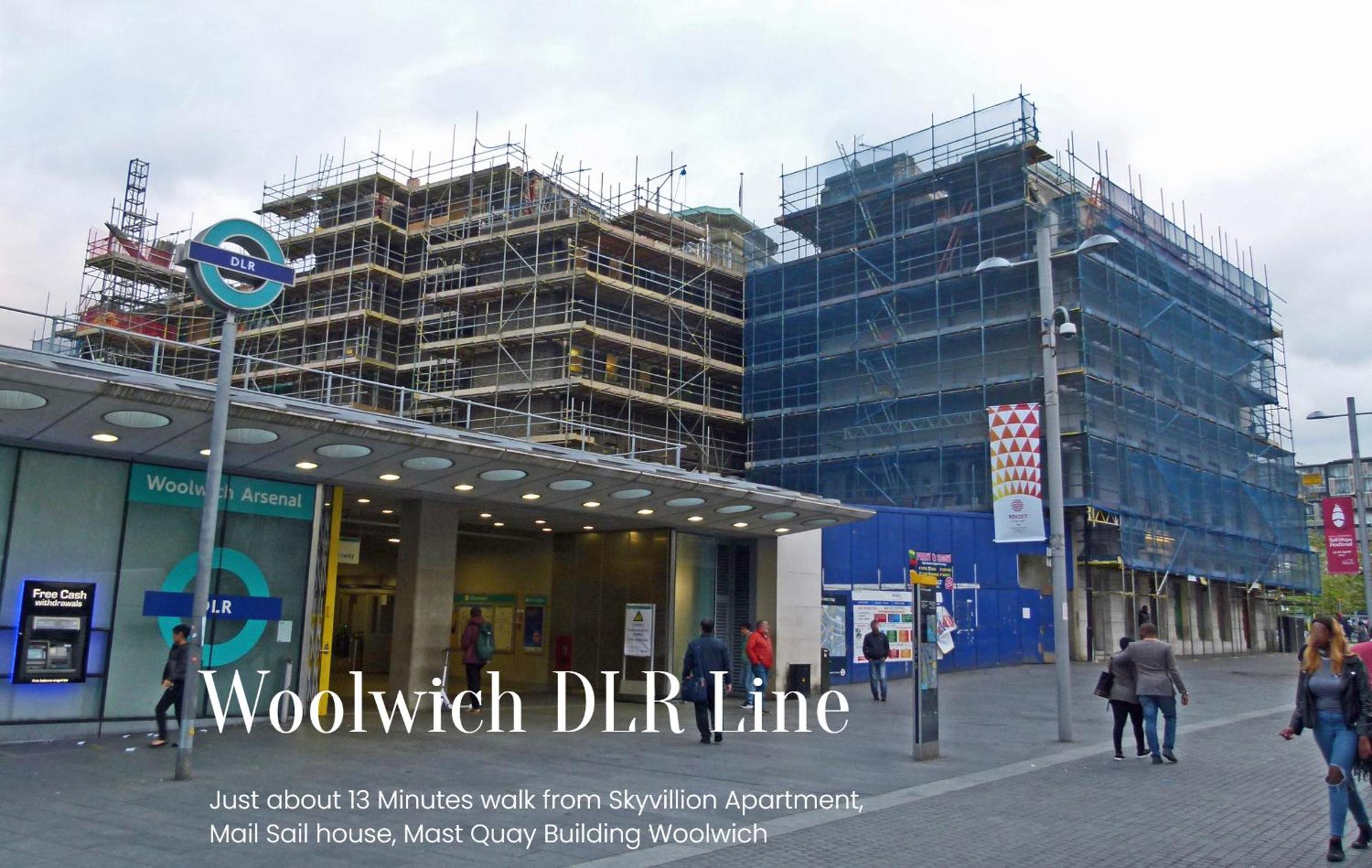 Skyvillion - London Top Floor Apartments With River Thames Views by Woolwich Ferry, Near London Excel, O2 Arena, City Airport, Free WiFi & Parking, GREAT R