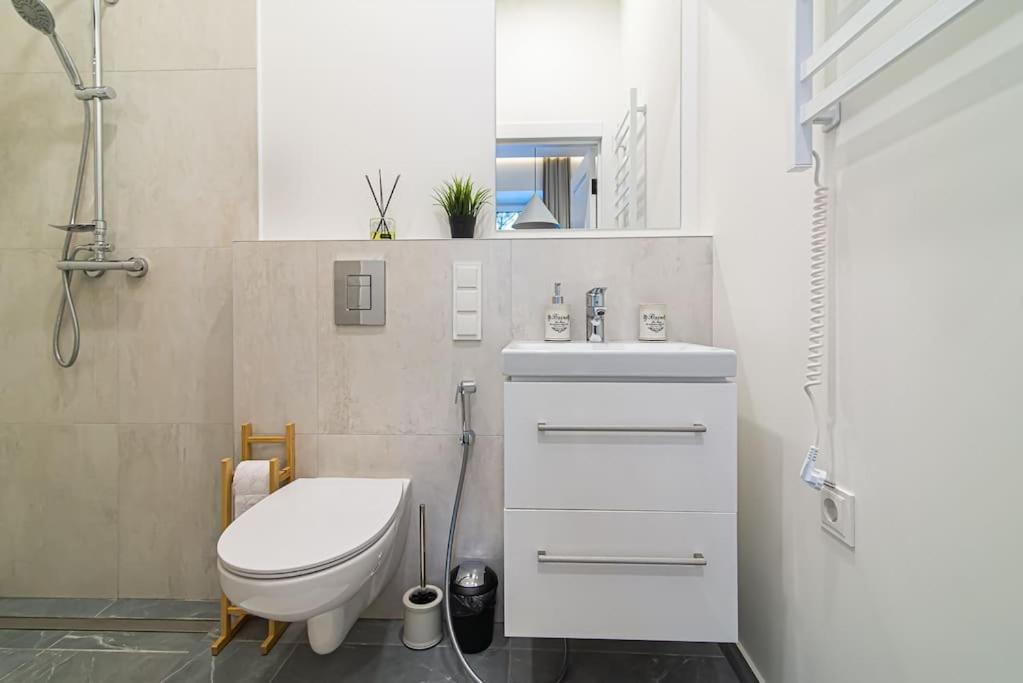 New and modern apartment in Old Town by URBAN RENT view 4