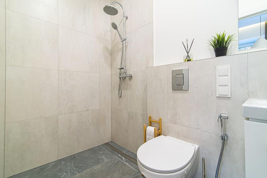 New and modern apartment in Old Town by URBAN RENT view 3
