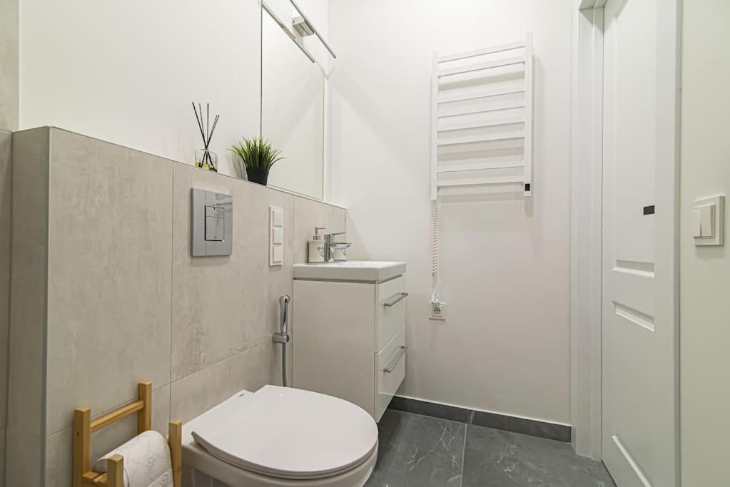 New and modern apartment in Old Town by URBAN RENT view 5