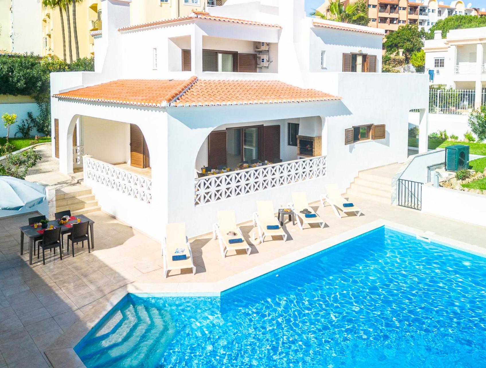 Villa Perola - Conforto e lazer com piscina aquecível e BBQ em Albufeira