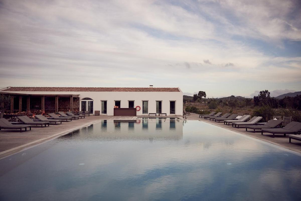 Craveiral Farmhouse by Belong Staying & Feeling view 3