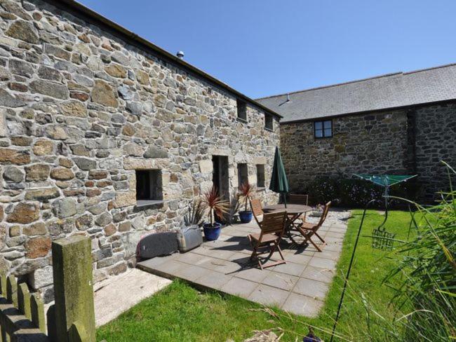 2 Bed in Helston oc-trwro view 2