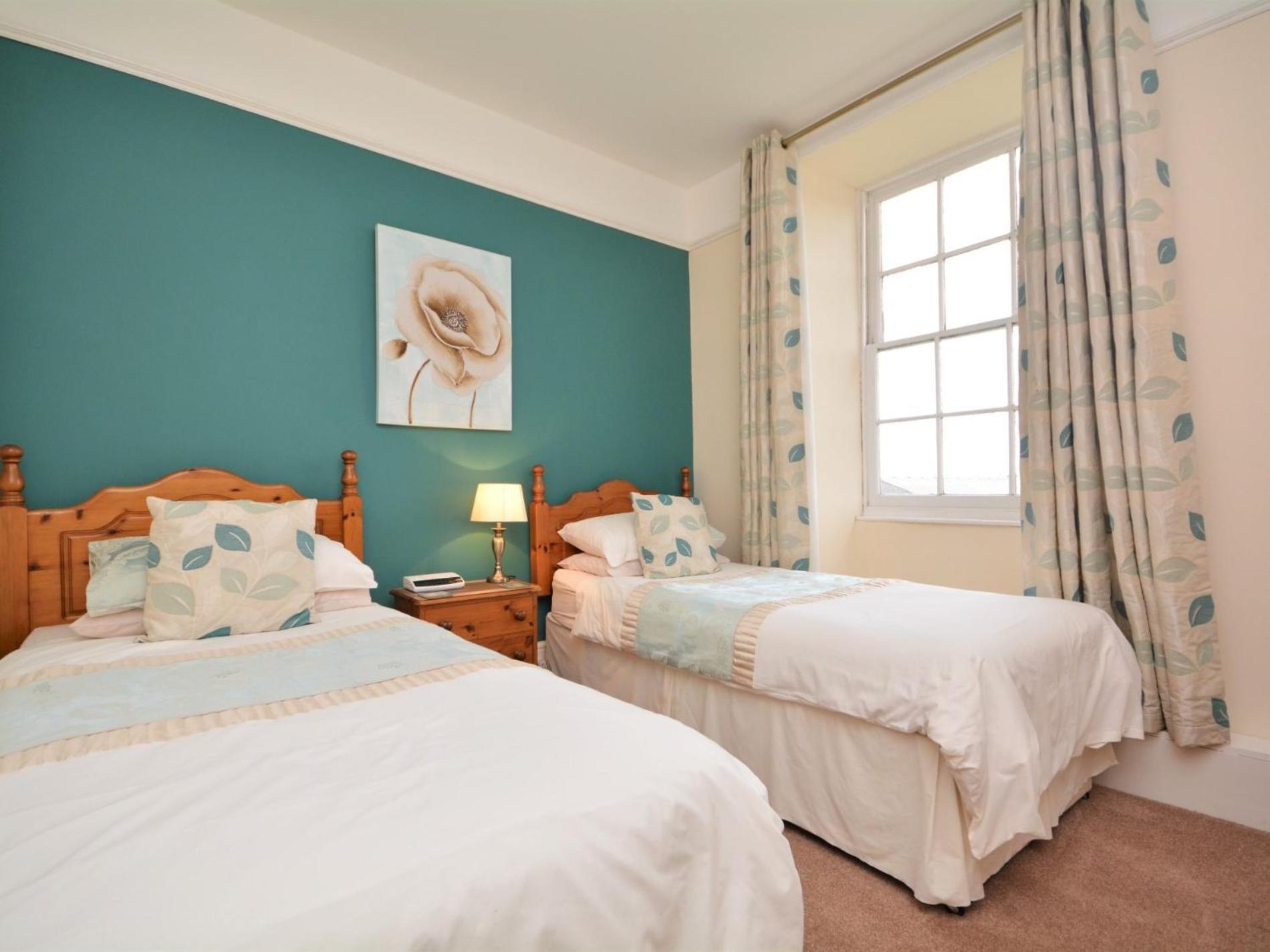 2 Bed in St. Austell oc-tviss view 4