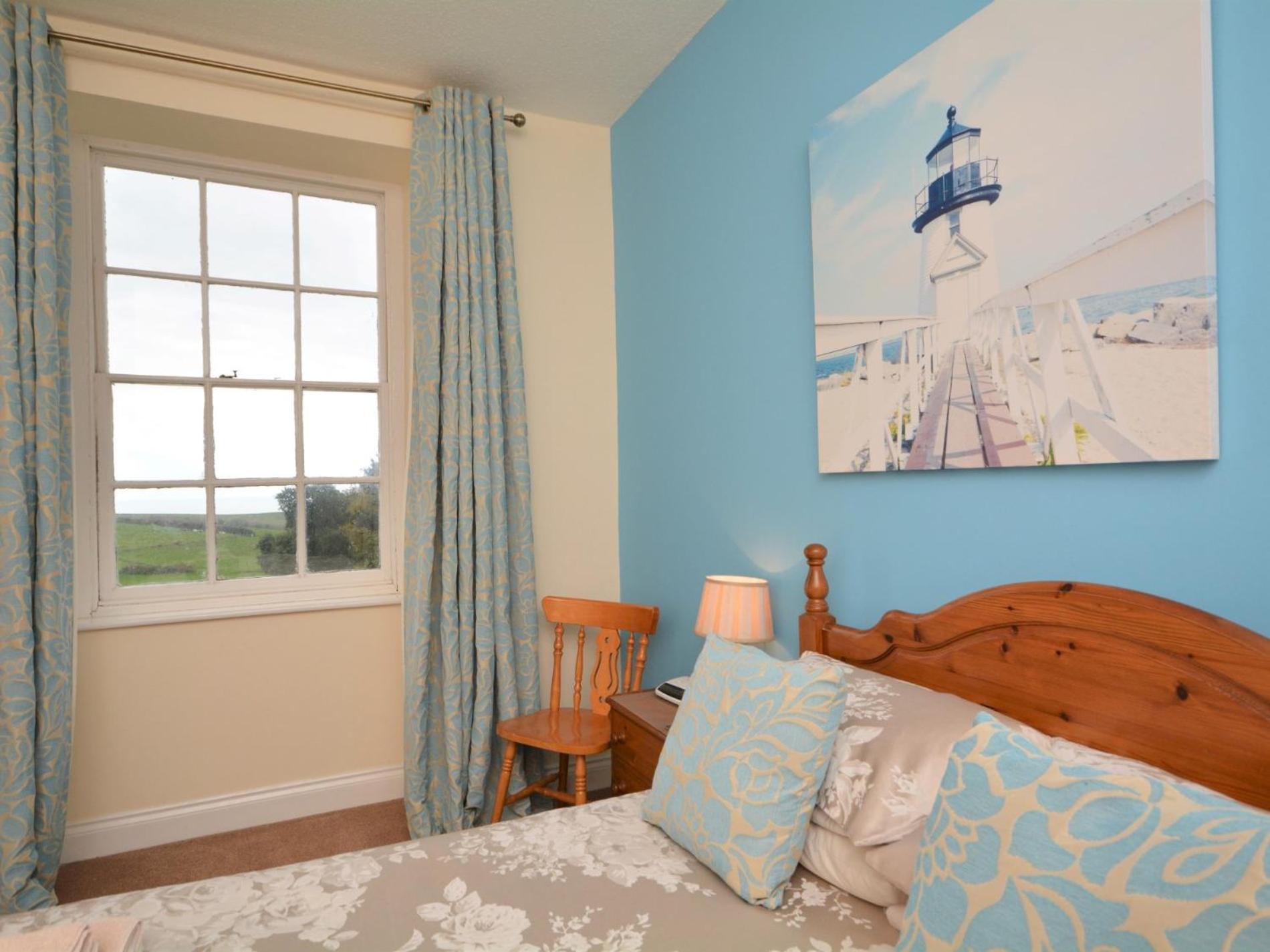 2 Bed in St. Austell oc-tviss view 3