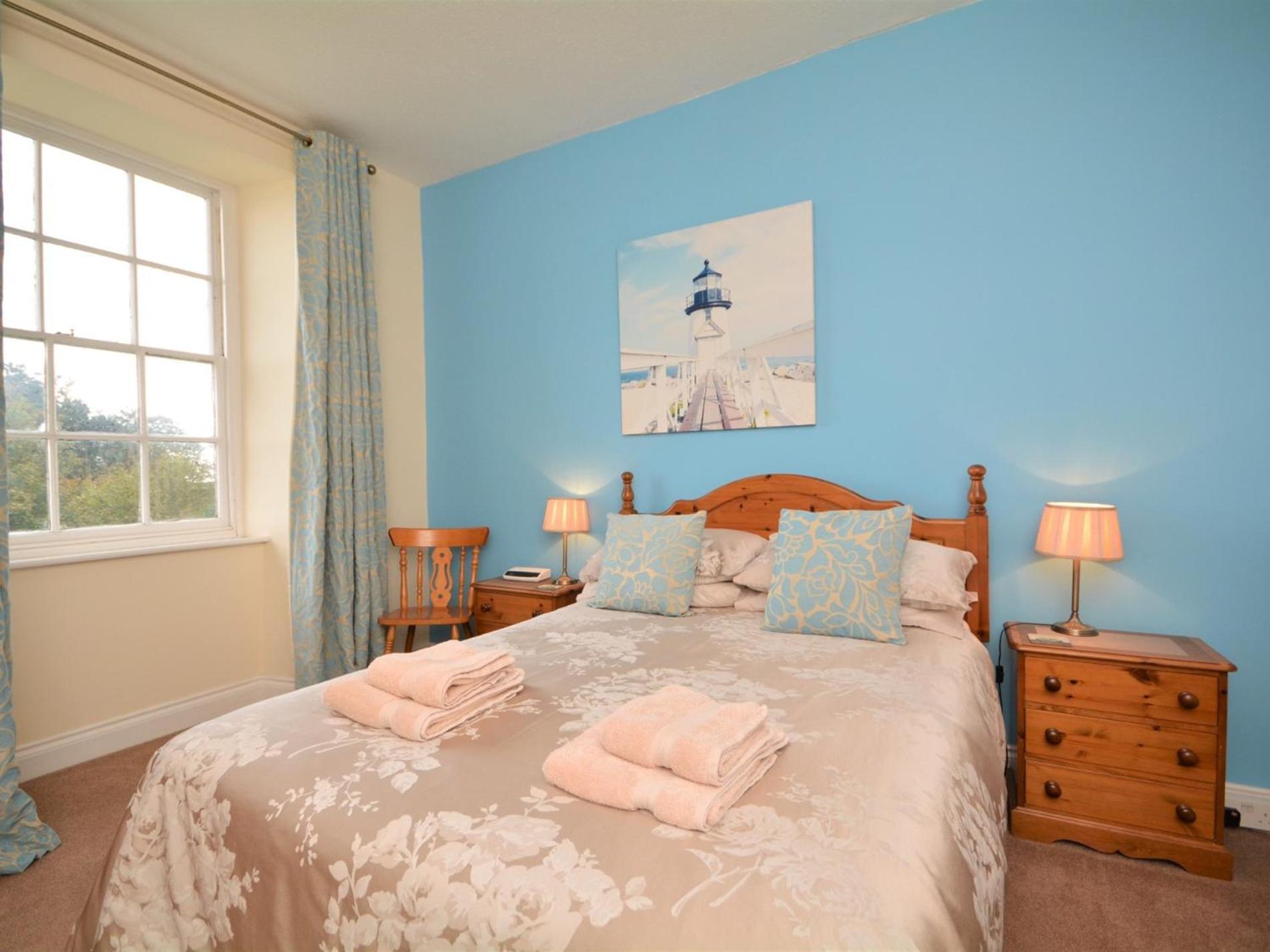 2 Bed in St. Austell oc-tviss view 2