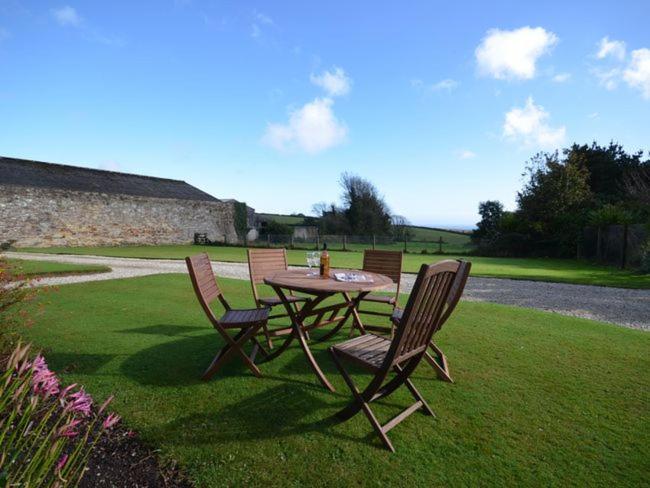 2 Bed in St. Austell oc-tviss view 5