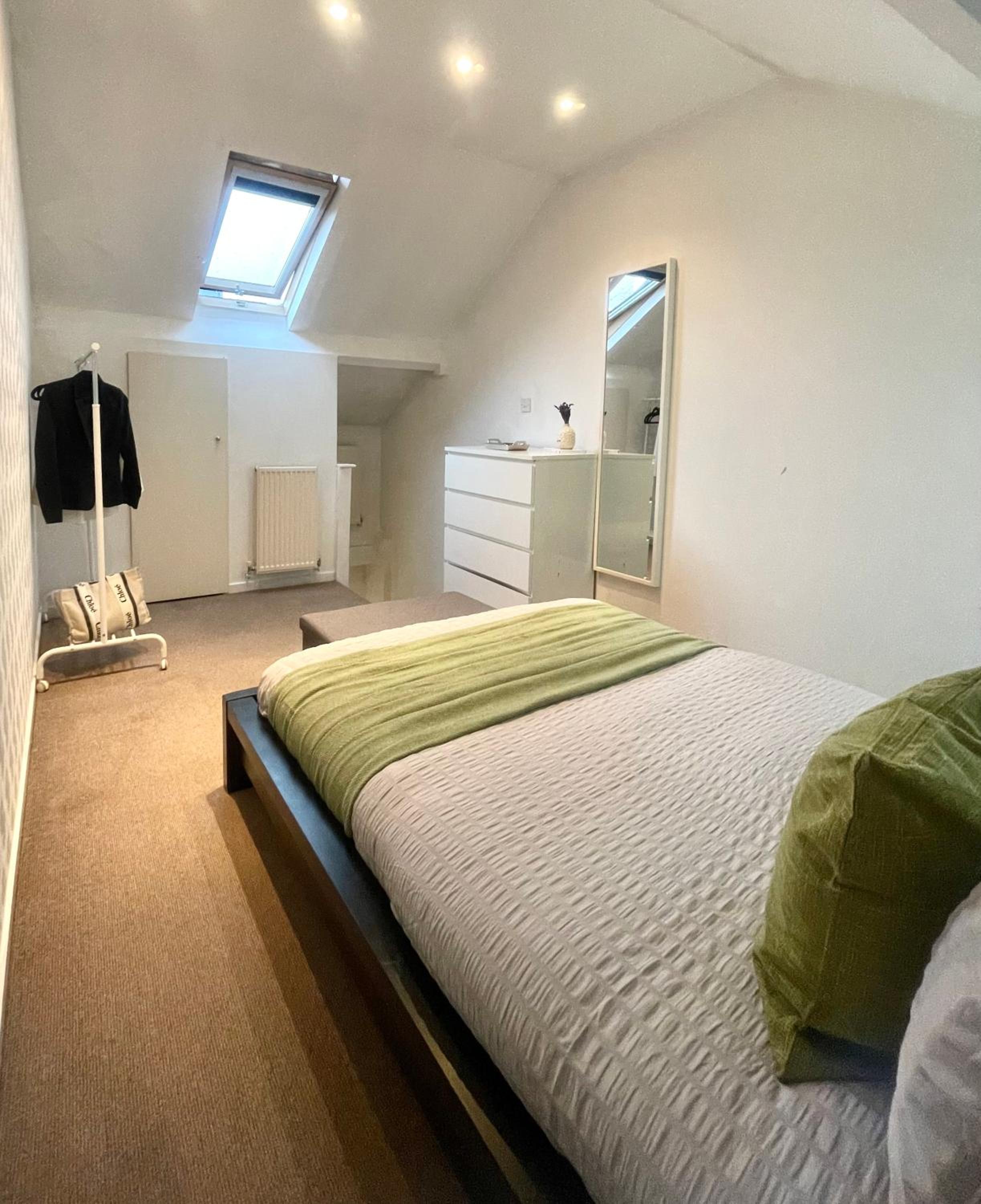A lovely one double bedroom view 3