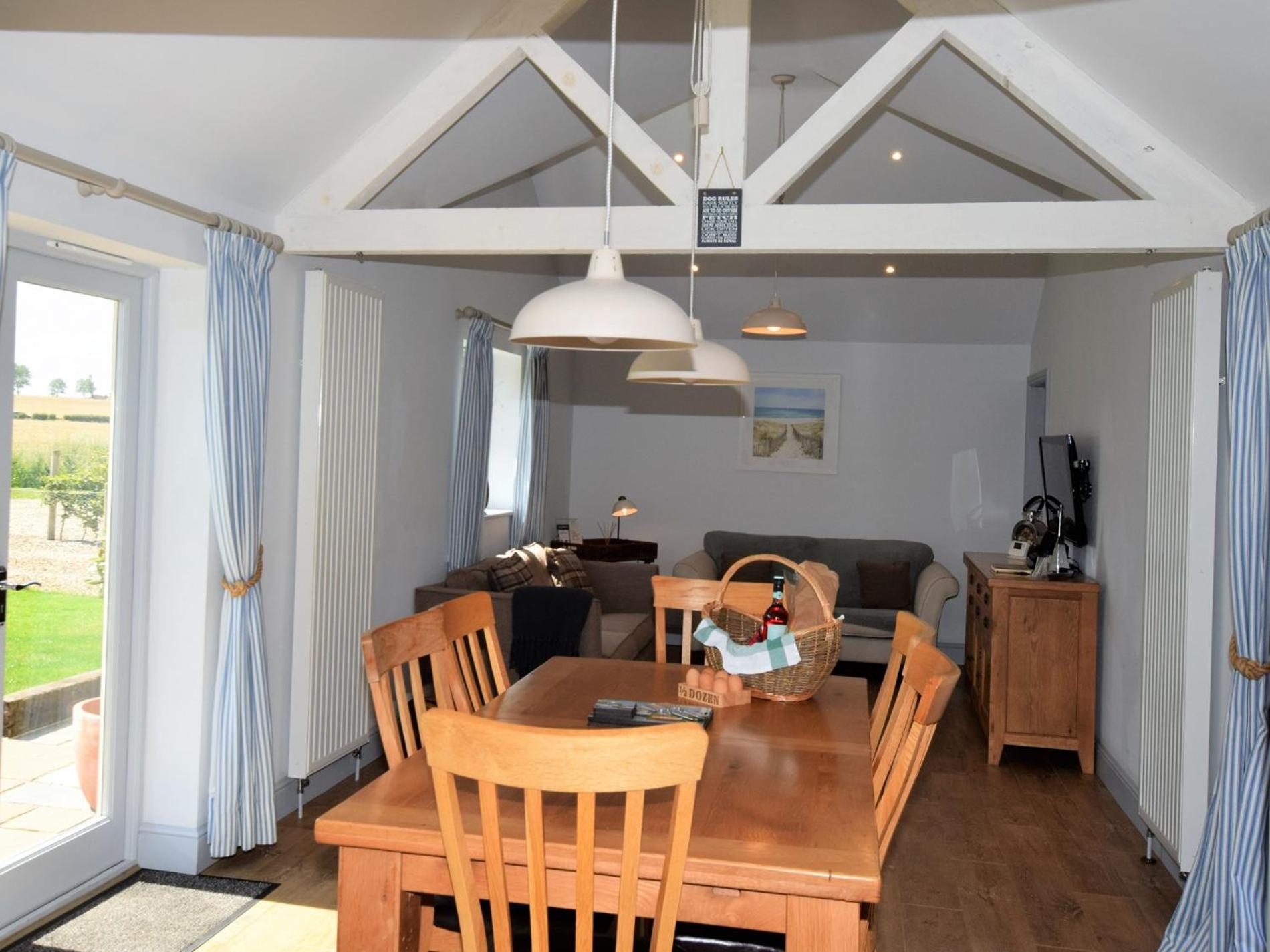2 Bed in Great Yarmouth oc-lowfa view 4