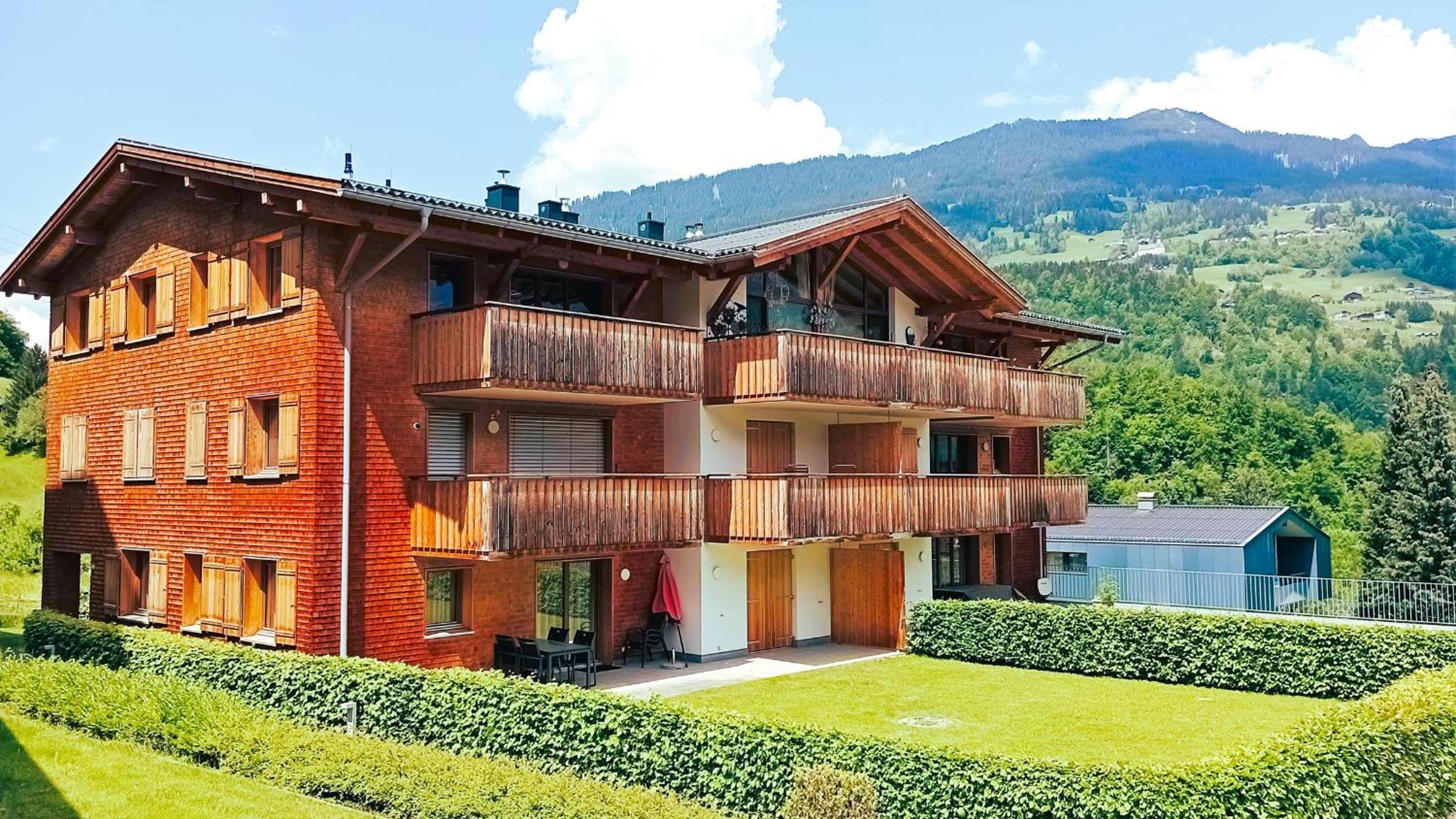 Verwall 1 Garten FeWo by Alpenfeder