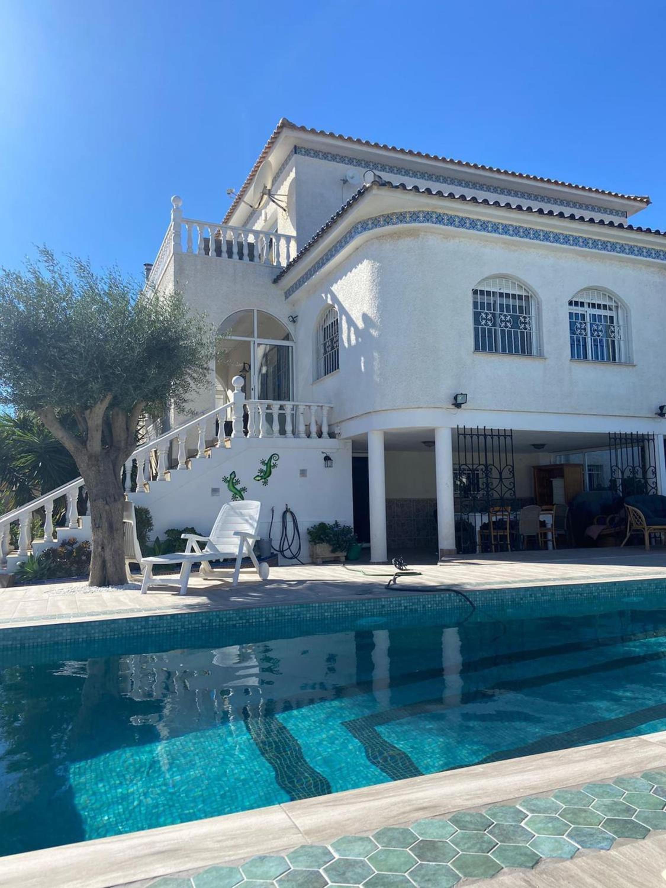 Spanish Villa with private pool