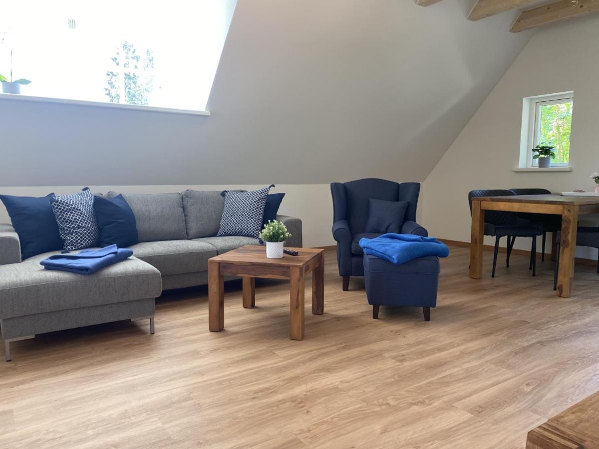 FW Bonica Reetdachhaus 4 Personen Balkon 2 SZ