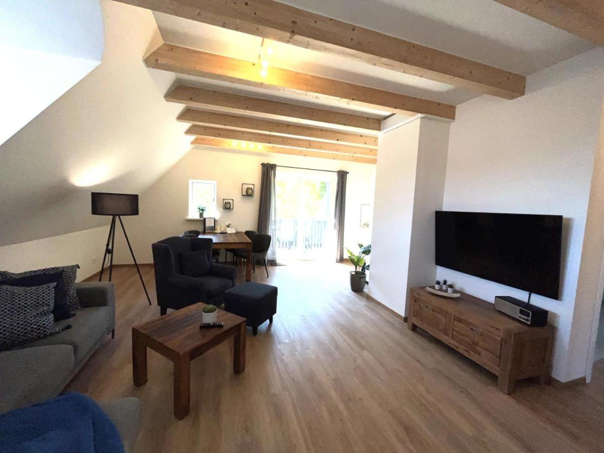 FW Bonica Reetdachhaus 4 Personen Balkon 2 SZ