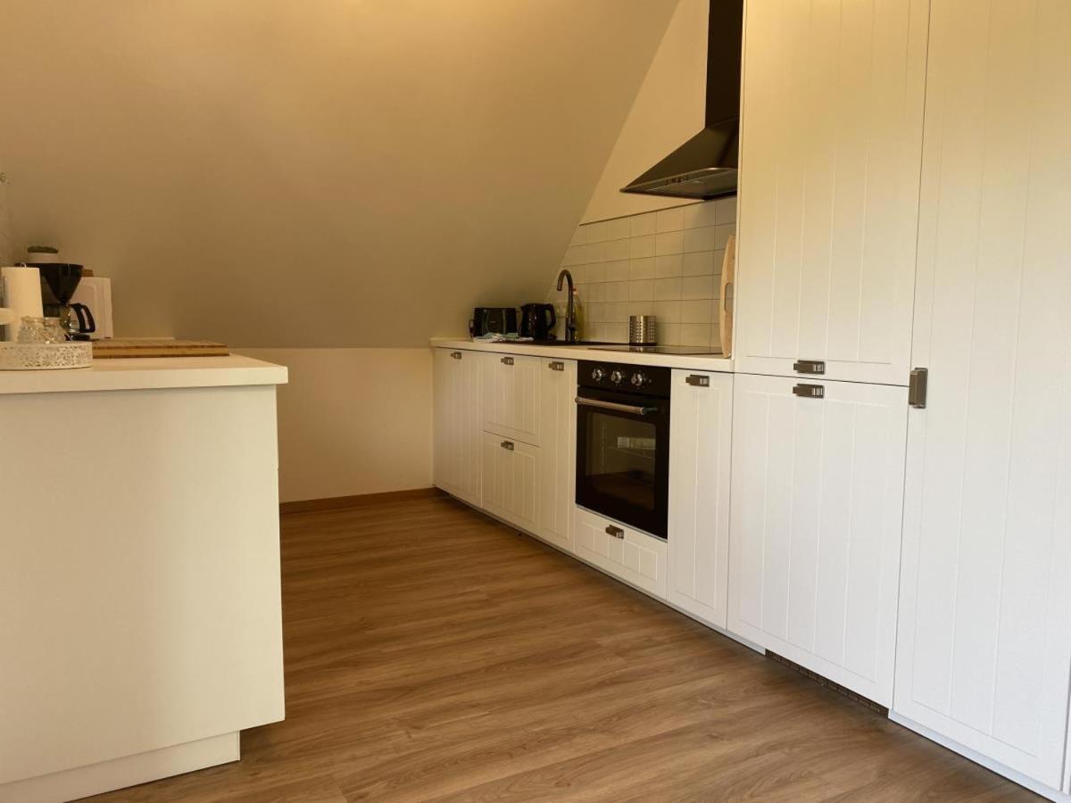 FW Bonica Reetdachhaus 4 Personen Balkon 2 SZ