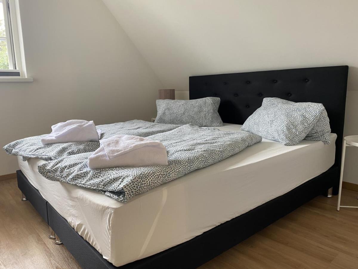 FW Bonica Reetdachhaus 4 Personen Balkon 2 SZ