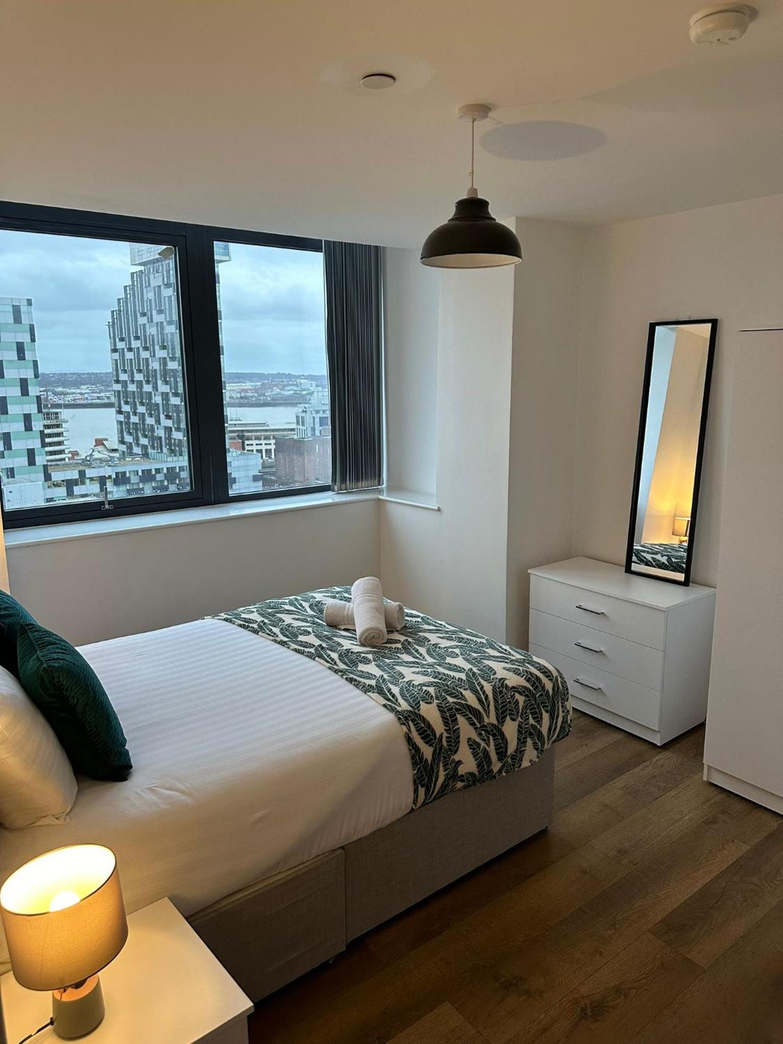 Stunning City View Apartment by Central Stay view 2