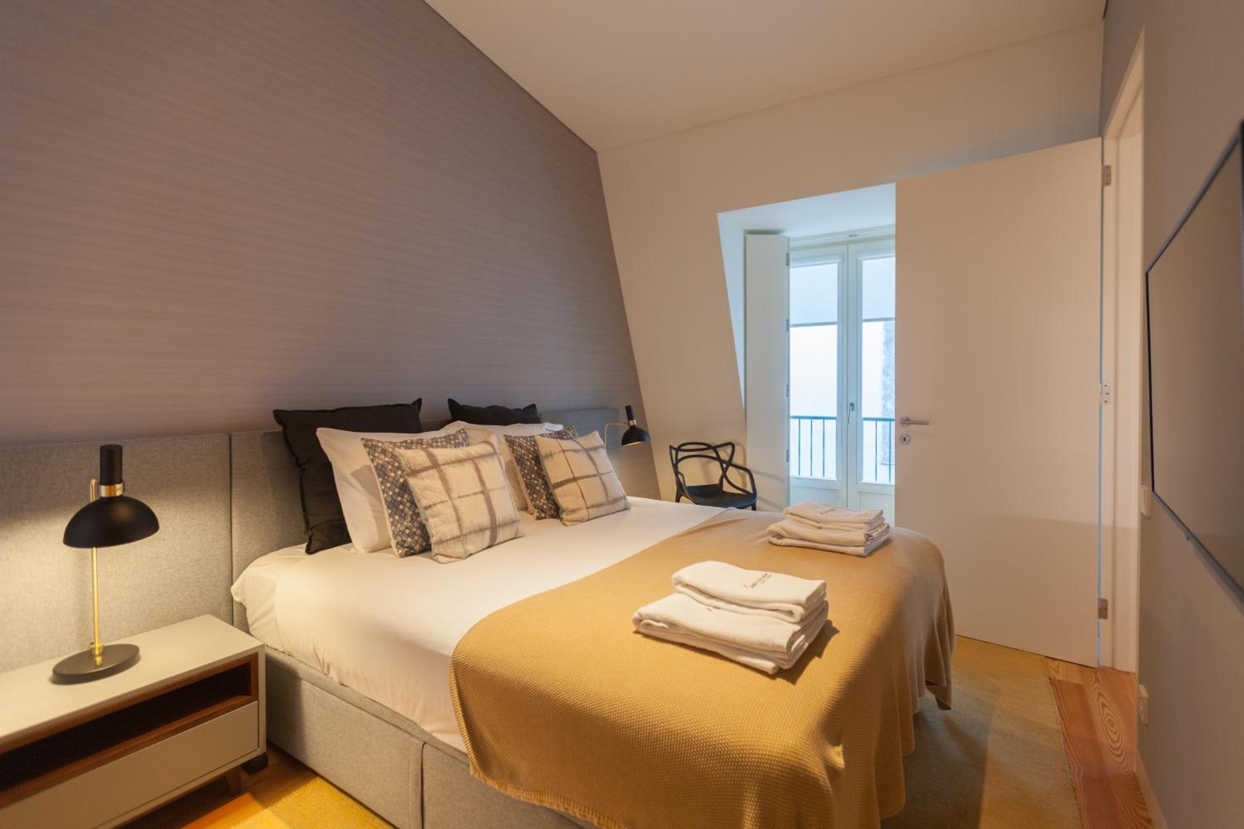 FLH Chiado Stylish Flat