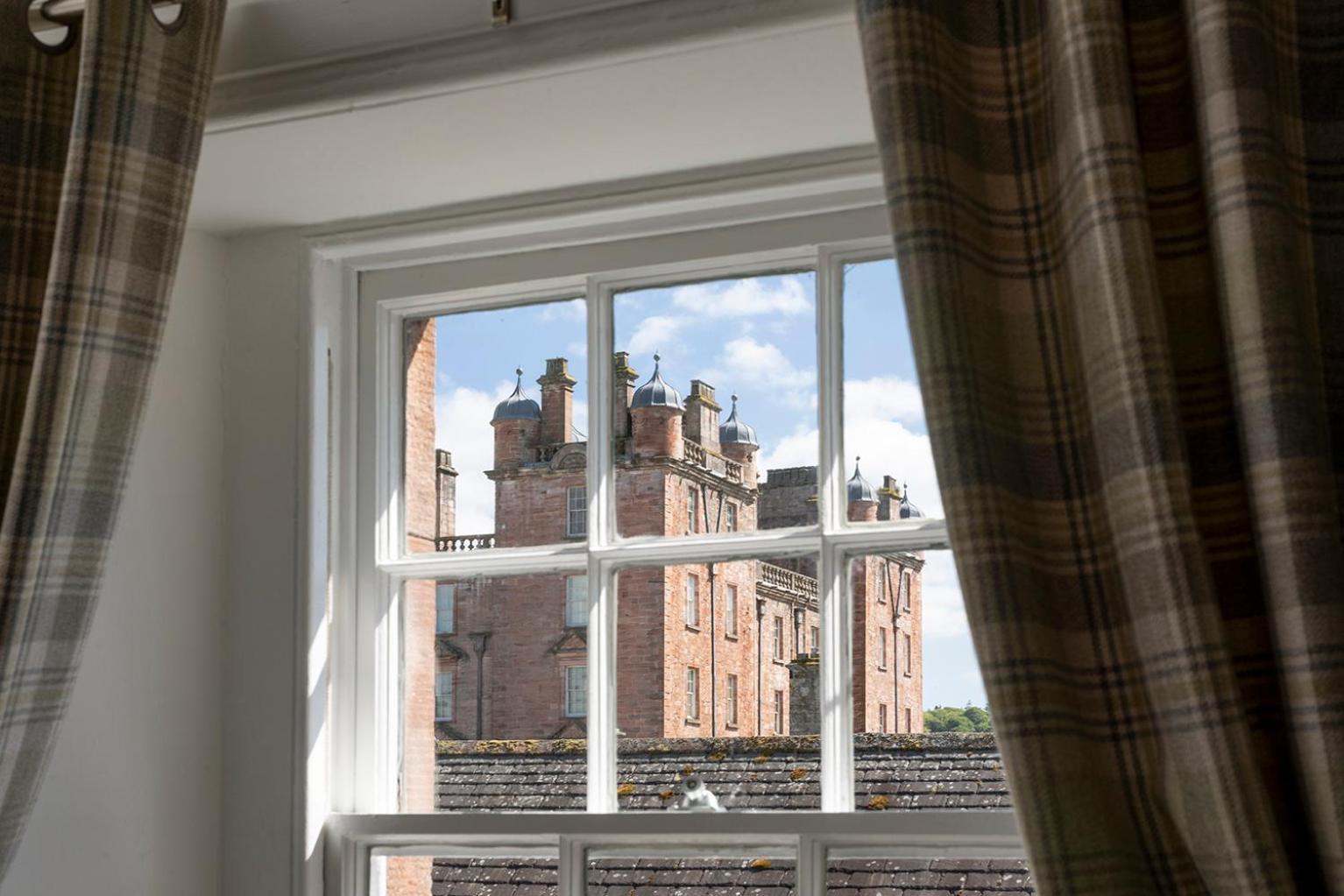 Stableyard Apartment: Drumlanrig Castle view 2