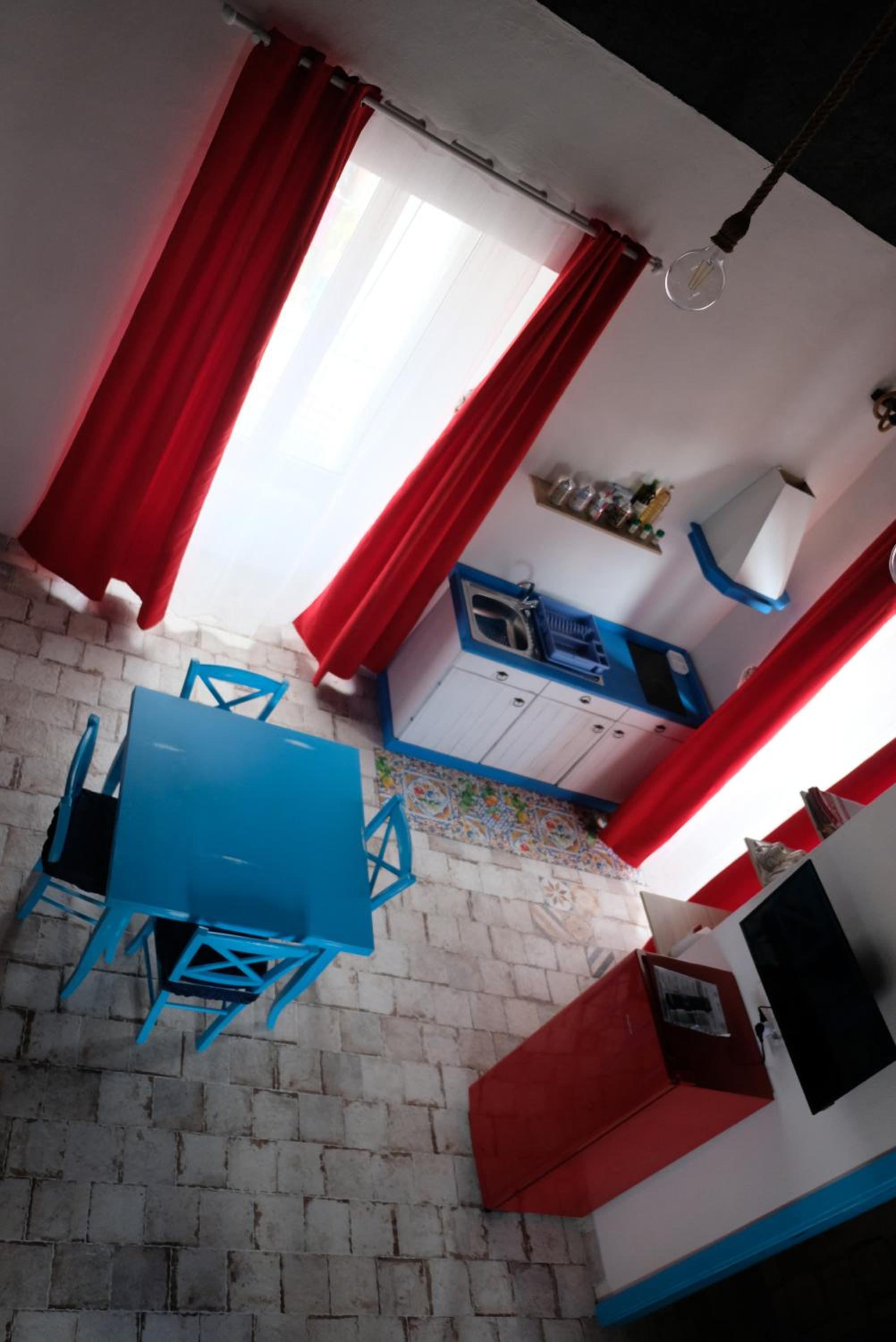 La Torretta en Torre Annunziata — kitchen