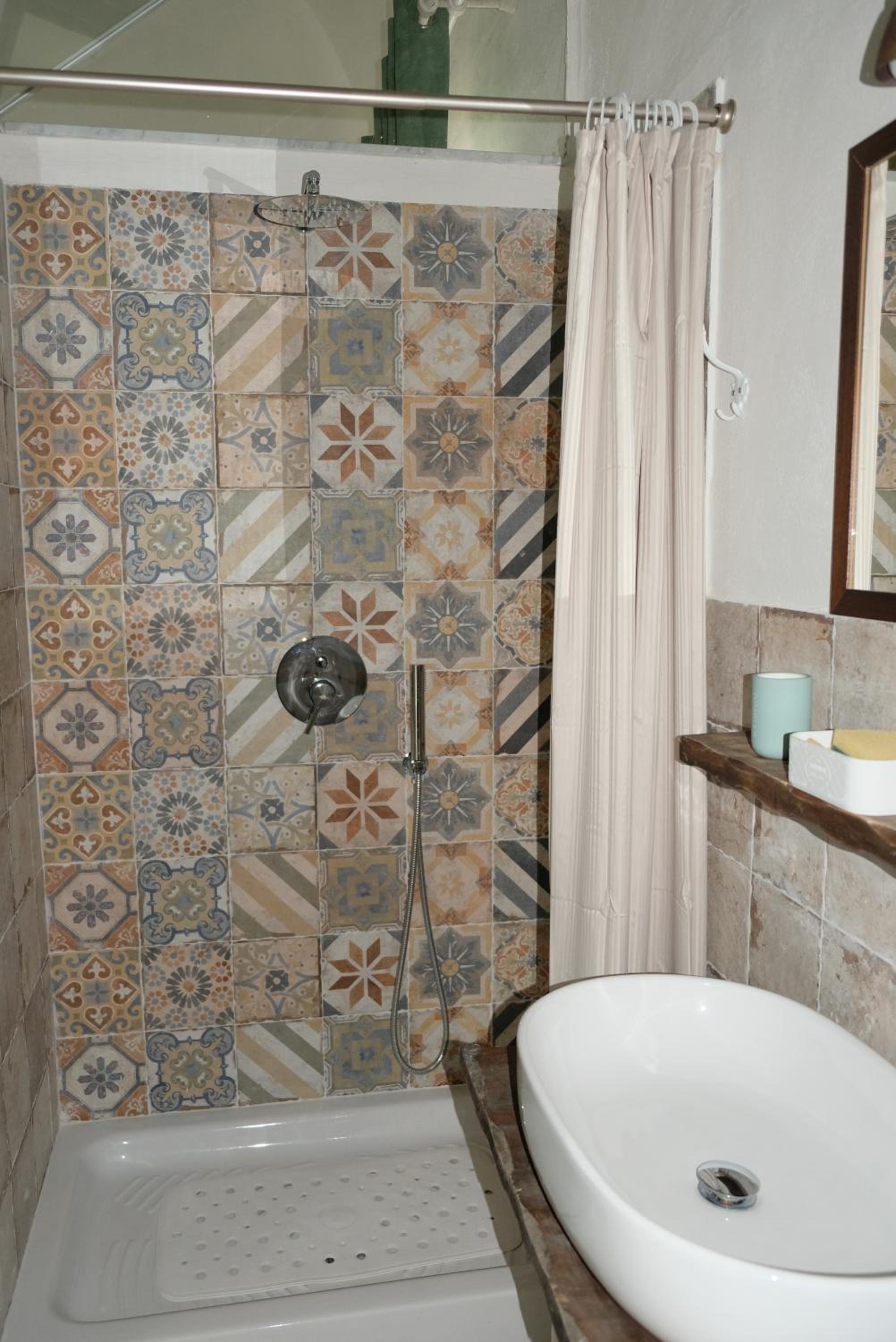 La Torretta en Torre Annunziata — bathroom
