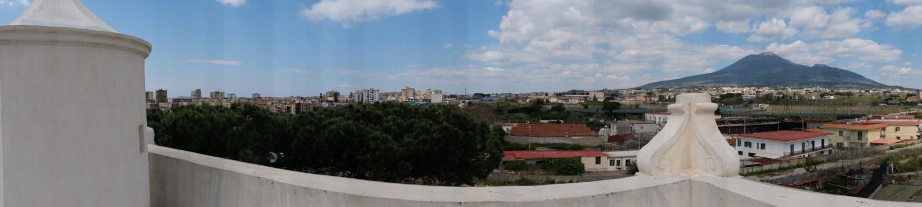 La Torretta en Torre Annunziata — balance & terrace