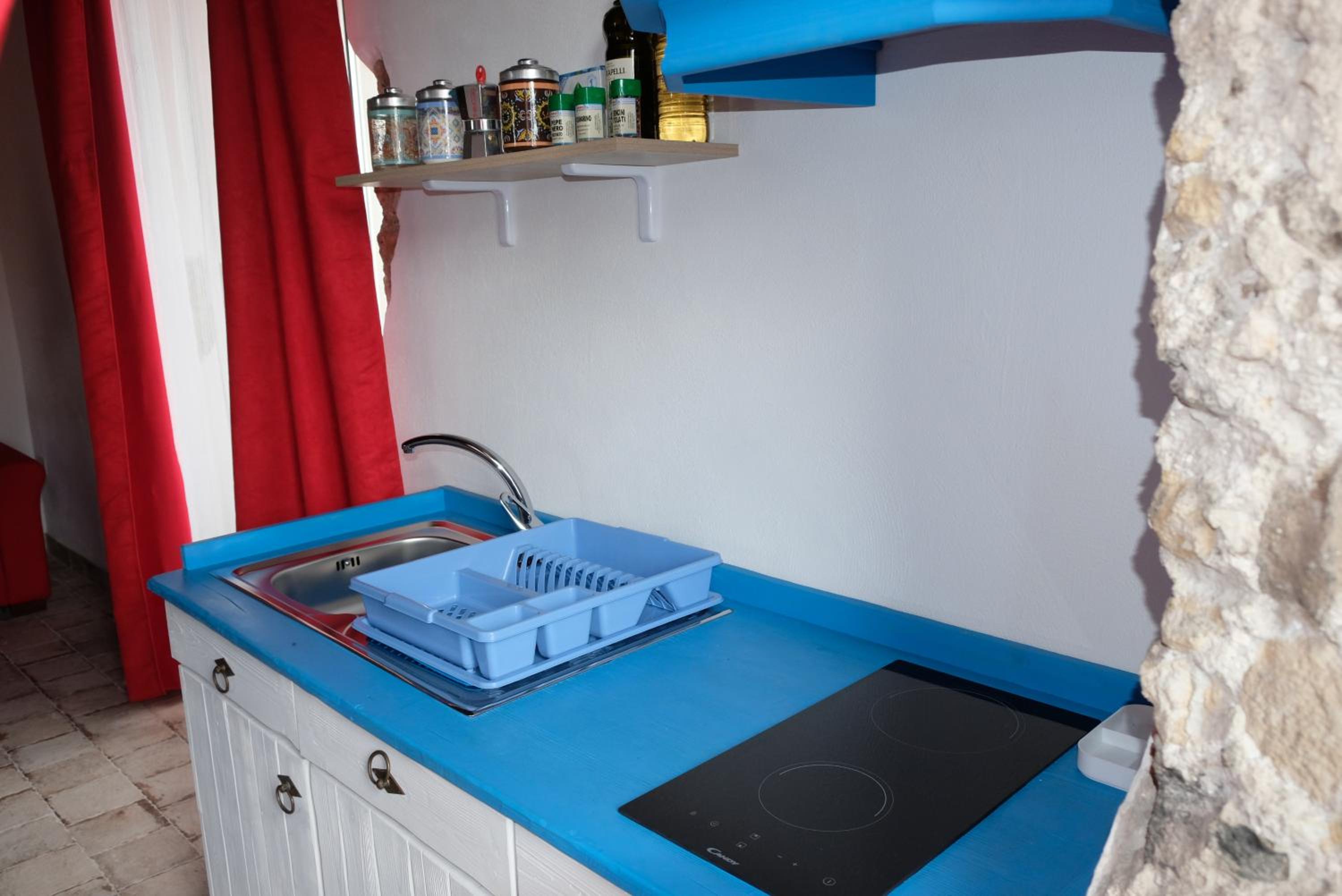 La Torretta en Torre Annunziata — kitchen
