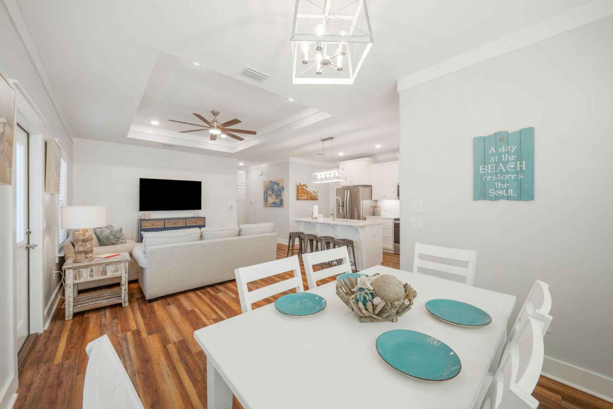 Laguna Peach: 3BA 2BA retreat for 10! Explore nearby beaches & activities view 3