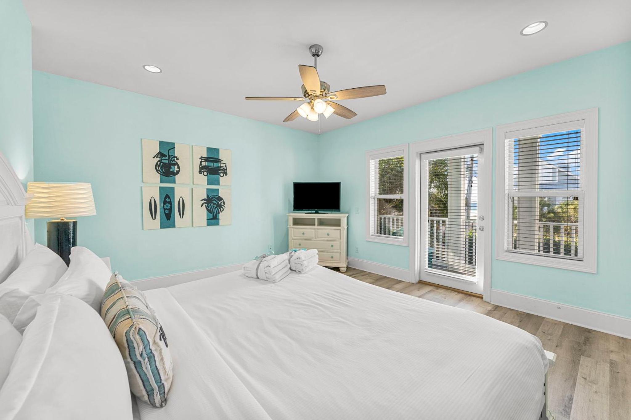 Spectacular Gulf Views w/ PRIVATE POOL! Remarkable 3BR 35BA Bedding for 12! view 5