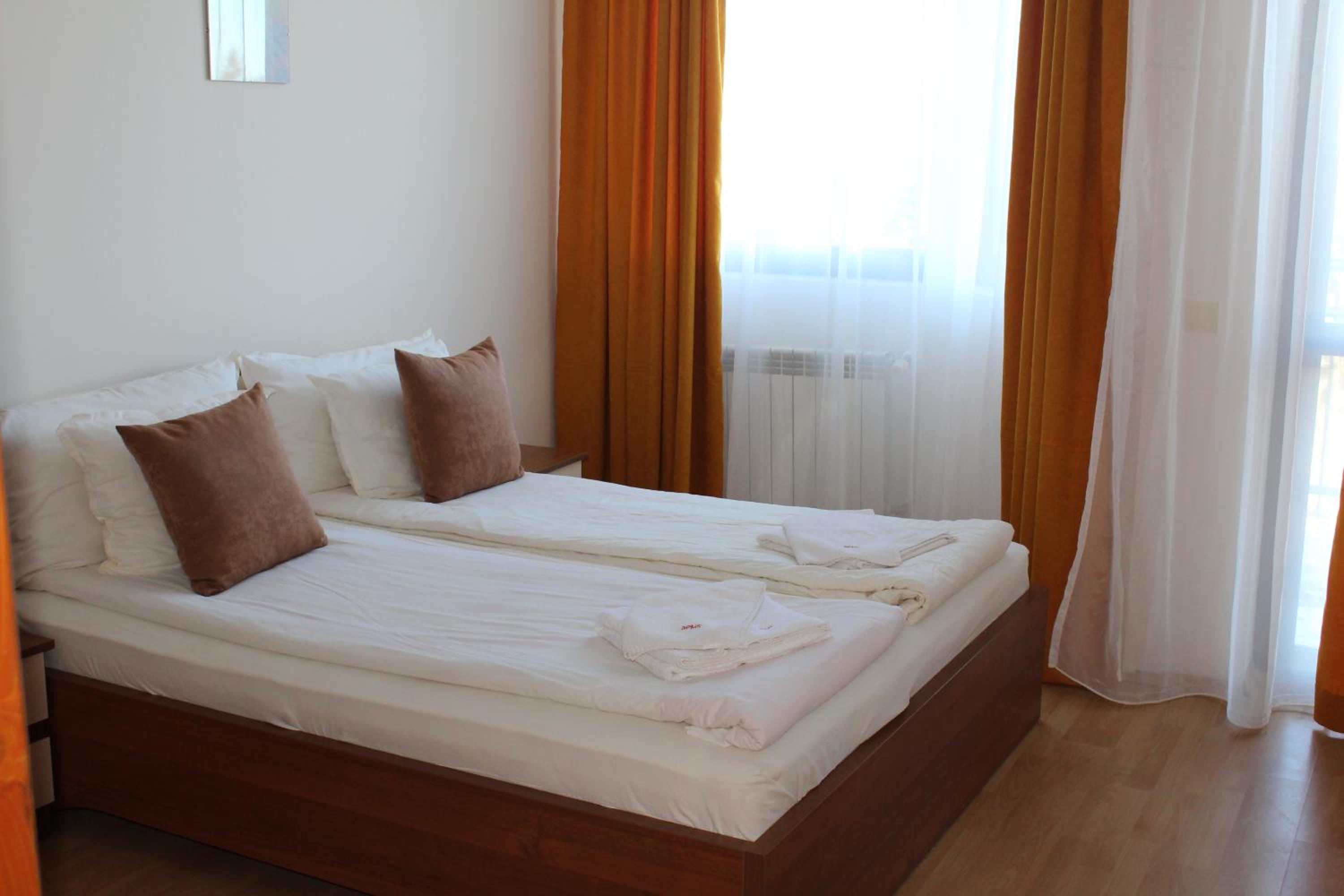 Large size apartment sleep 6 in Flora main building