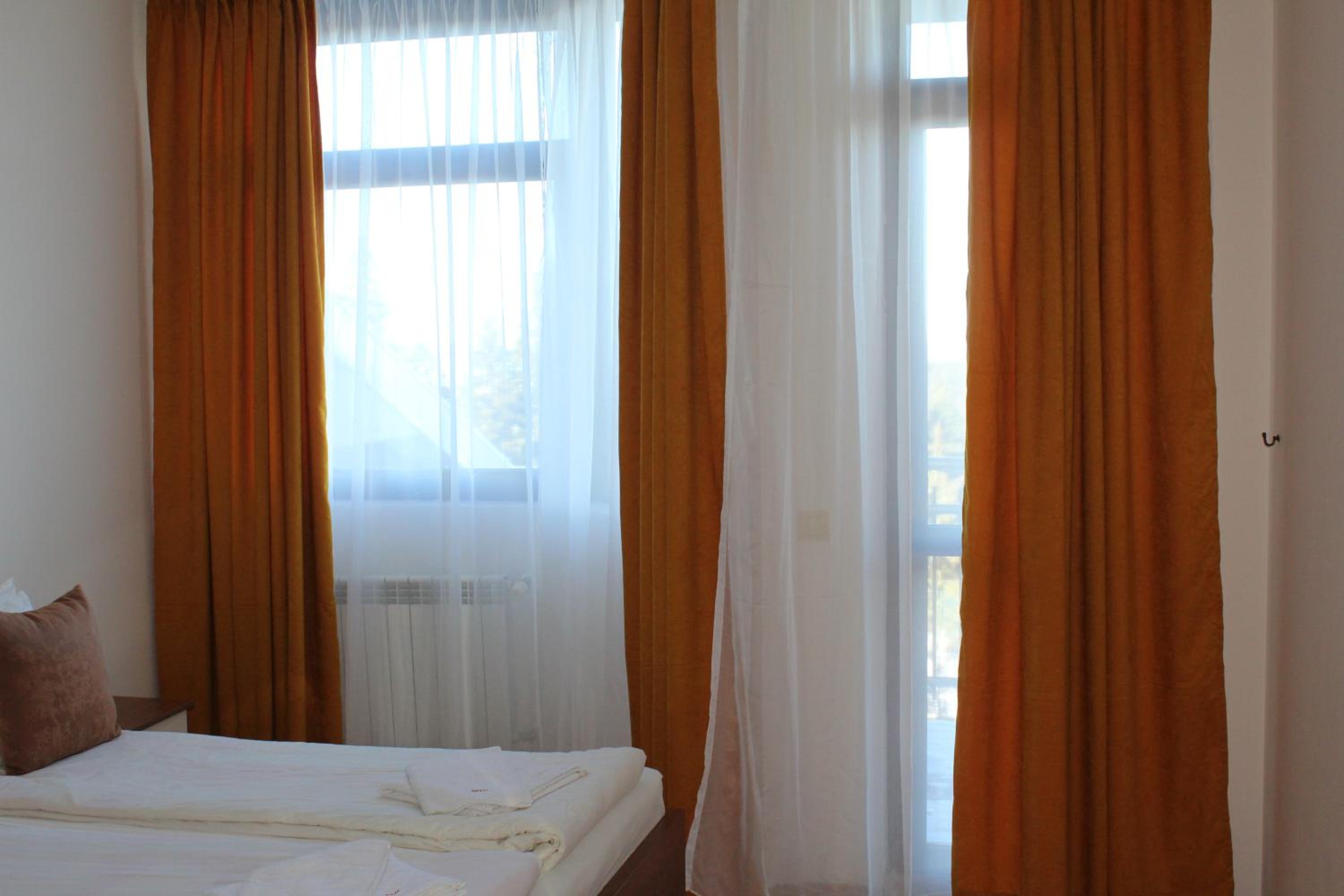 Large size apartment sleep 6 in Flora main building