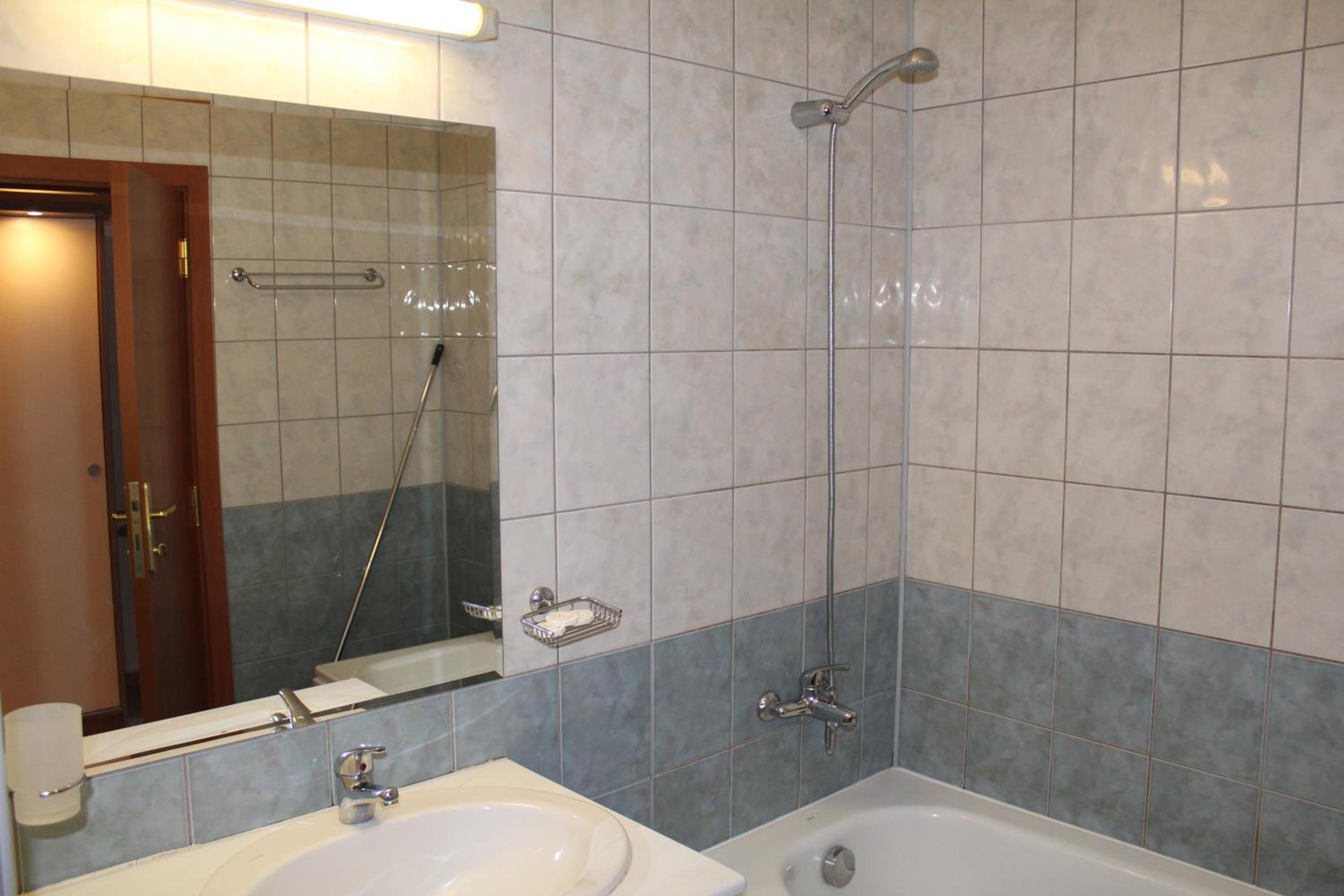 Large size apartment sleep 6 in Flora main building
