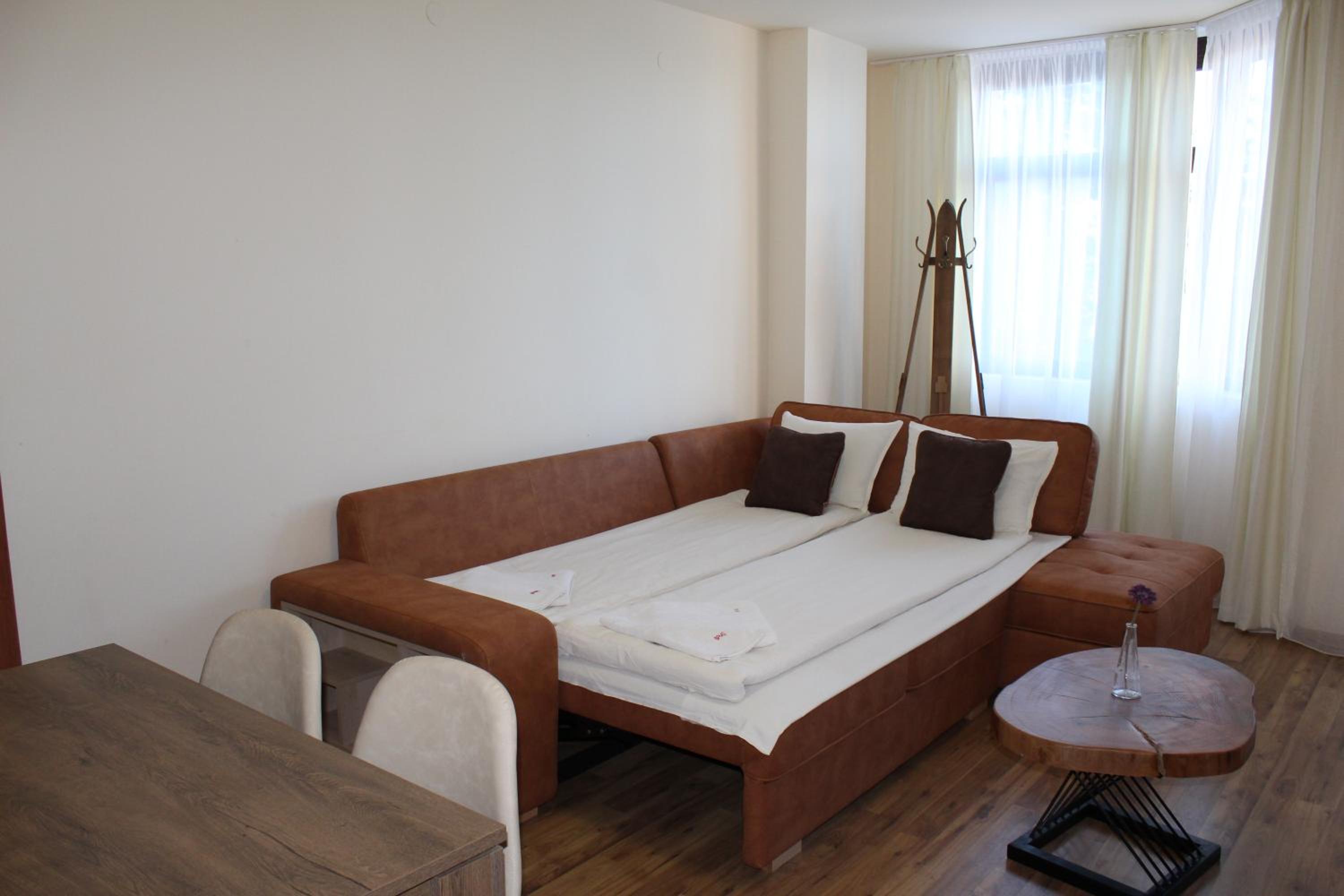 Large size apartment sleep 6 in Flora main building