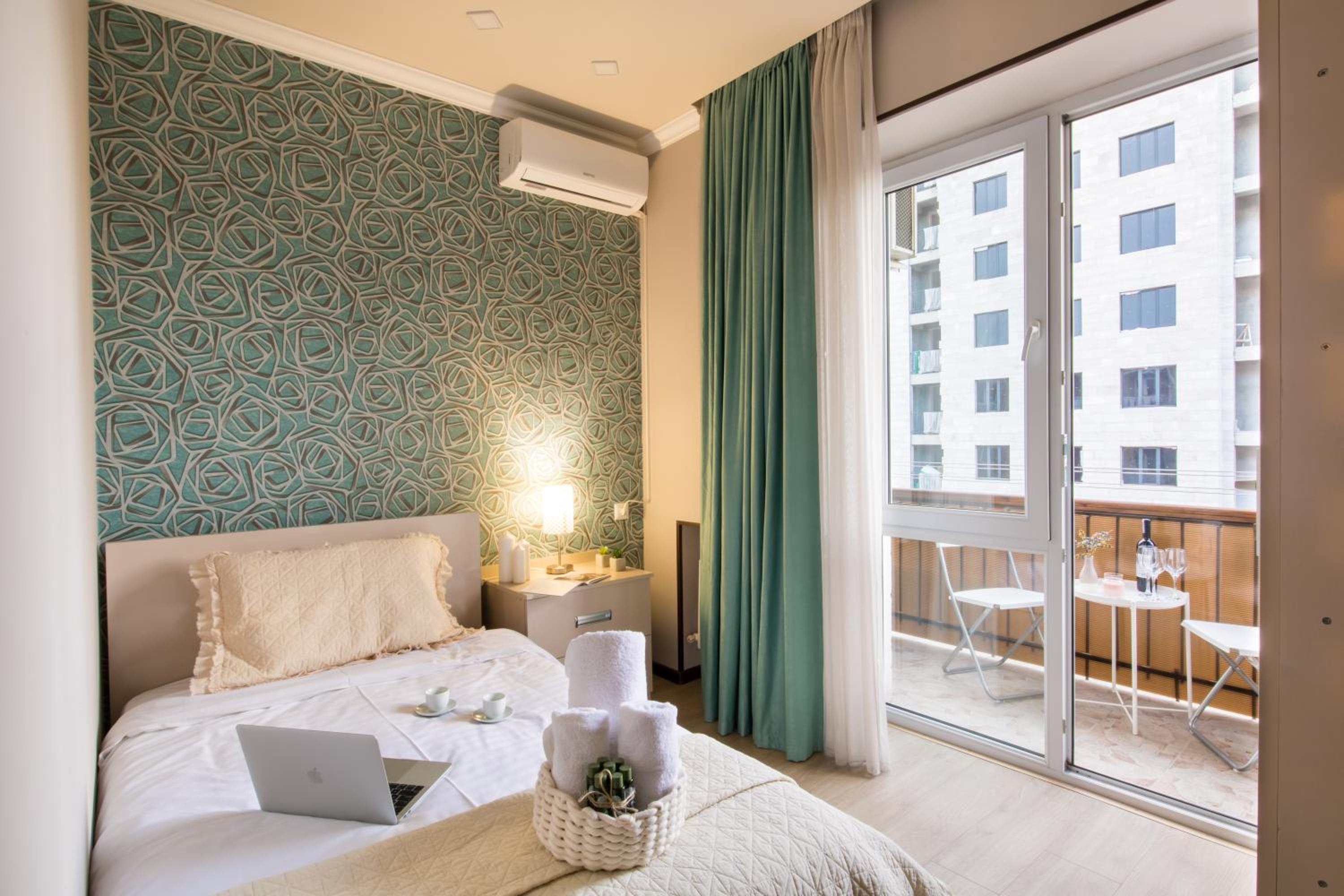 hotelise l Verde Apartment