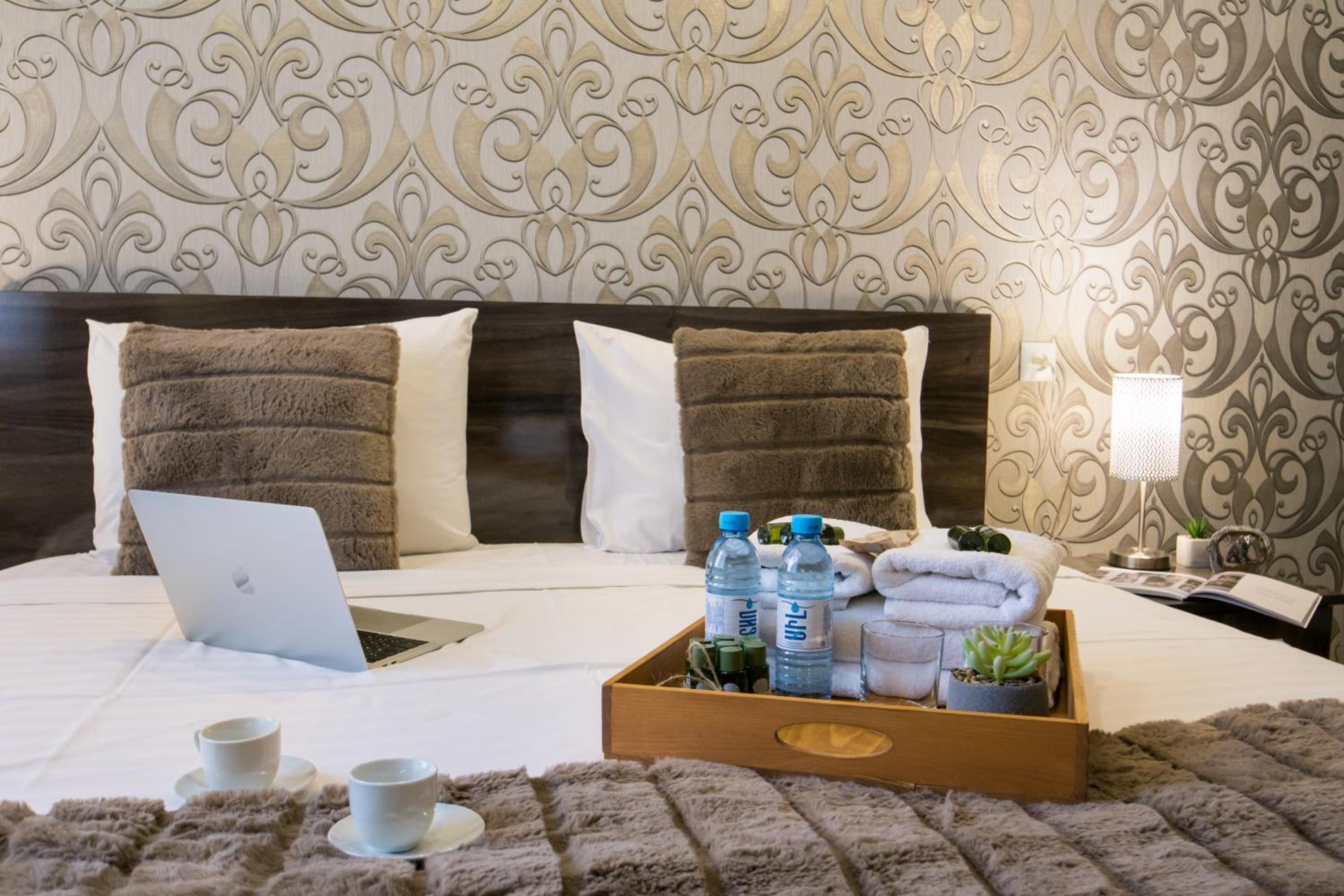 hotelise l Verde Apartment