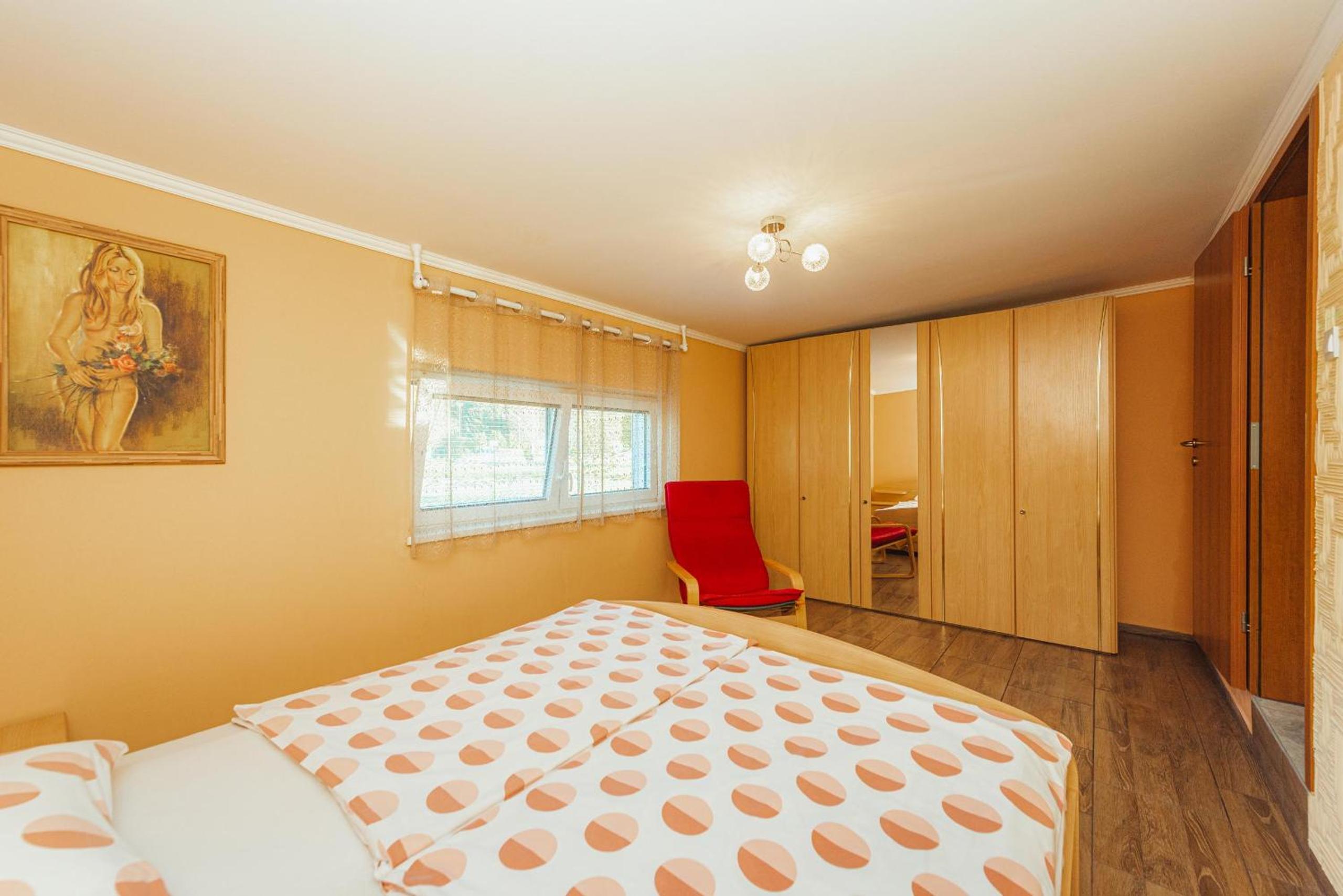 Holiday Homes I&G by the river next to Olimje view 5
