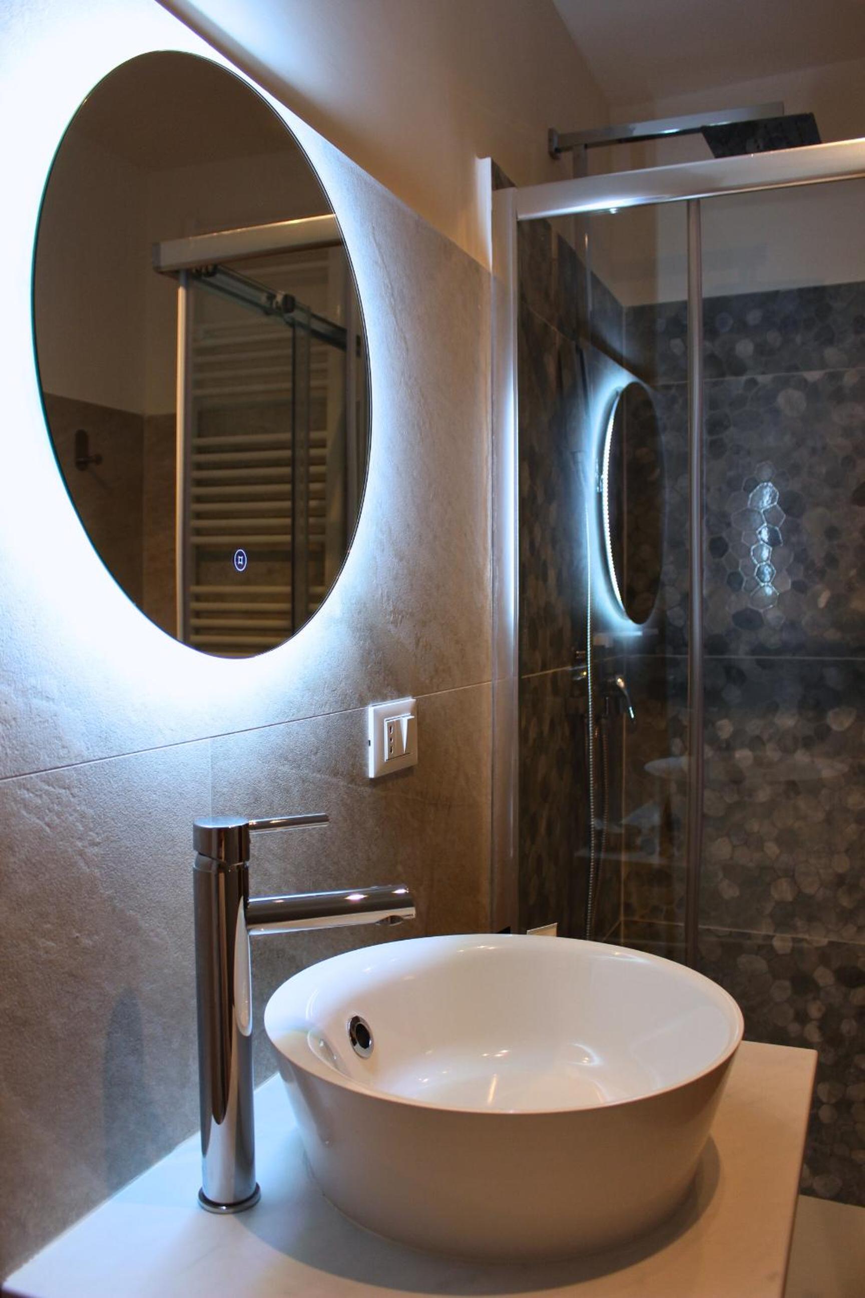 La Bifora en Tivoli — bathroom