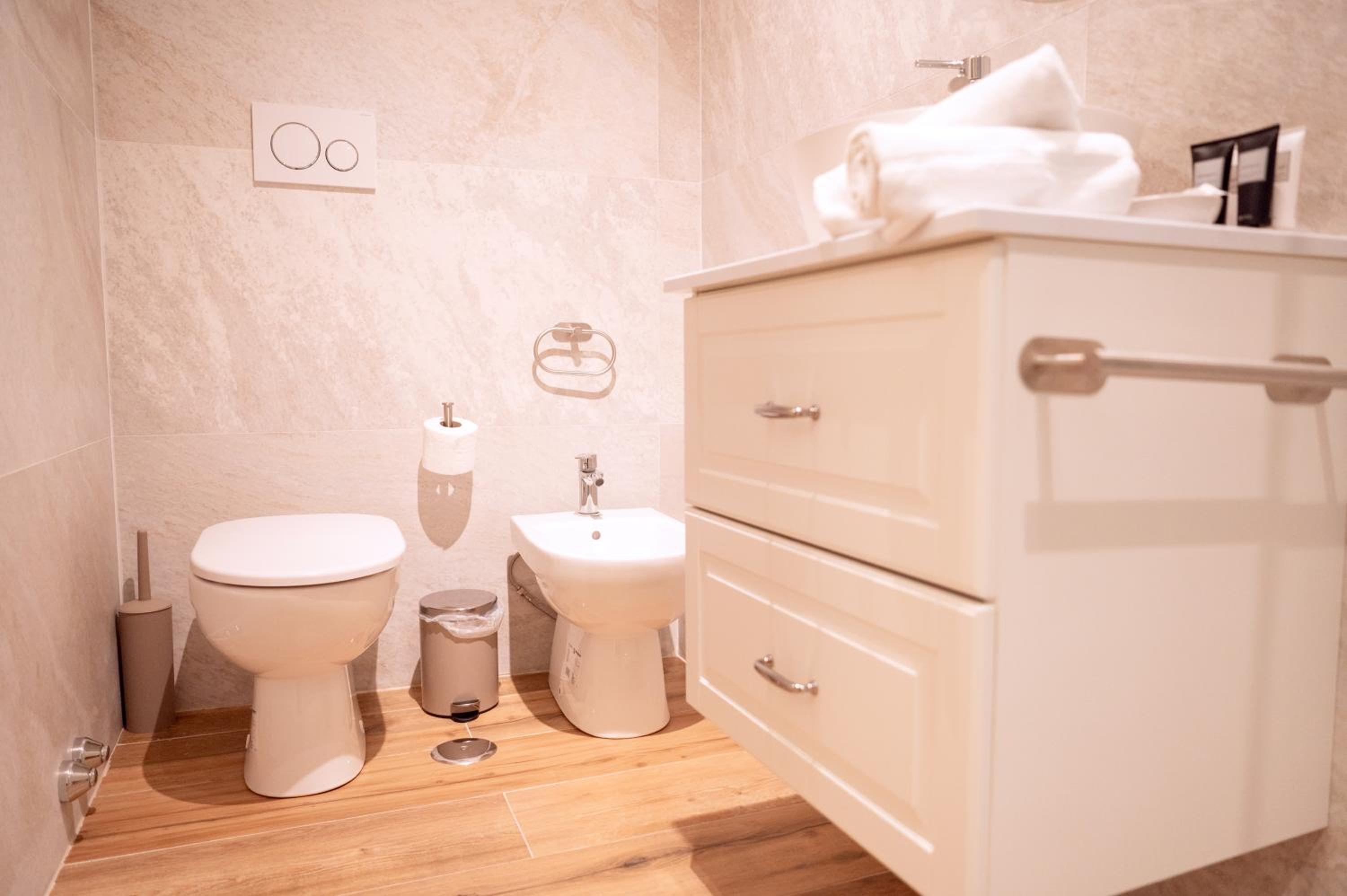 La Bifora en Tivoli — bathroom