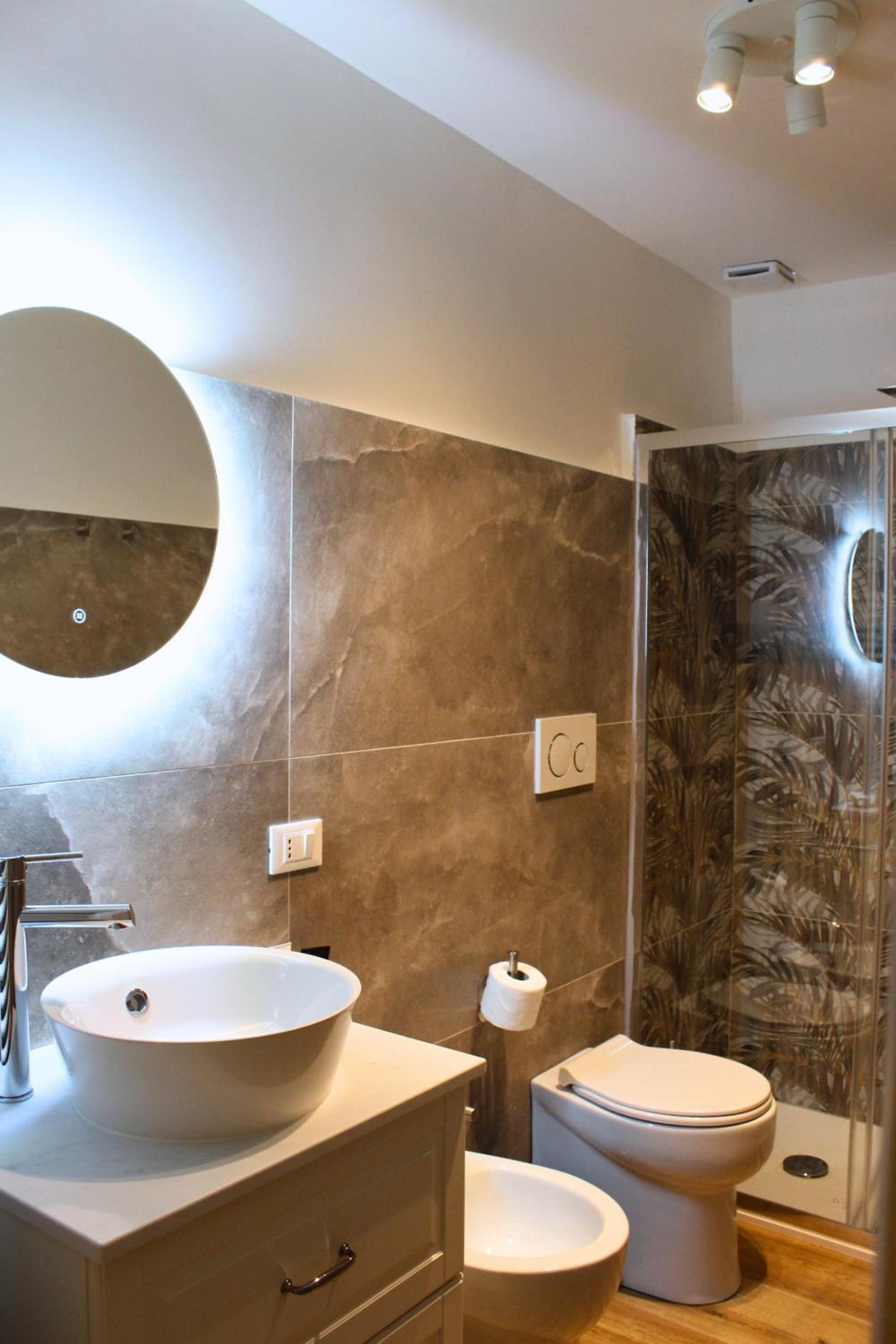 La Bifora en Tivoli — bathroom