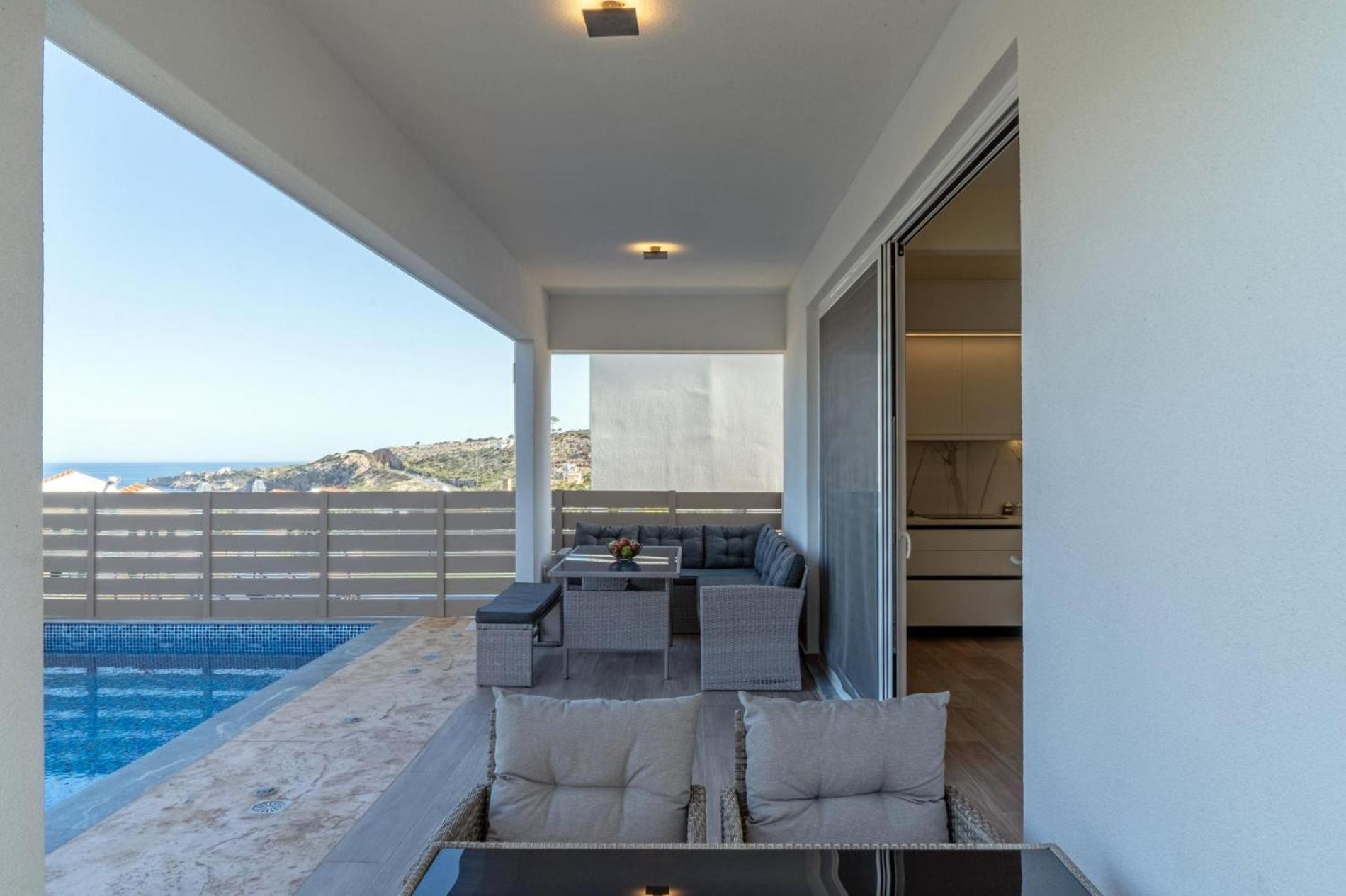 Amethyst Nevelo Quality Villas